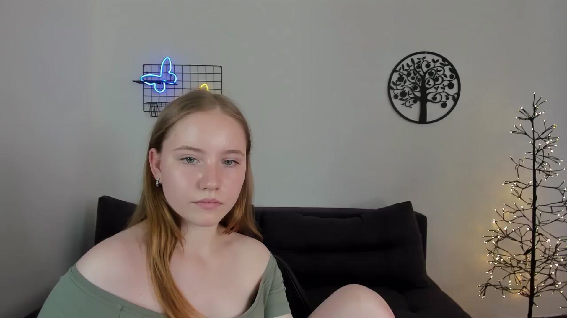 Gallery image thumbnail from HannaHarperr's myfreecams stream on, 08/17/2023, 10:43 image 17 of 20
