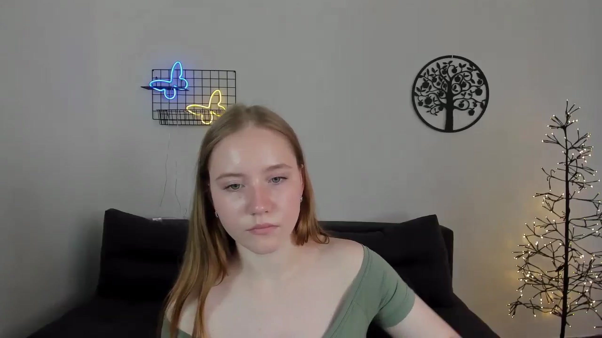 Gallery image thumbnail from HannaHarperr's myfreecams stream on, 08/17/2023, 10:43 image 10 of 20