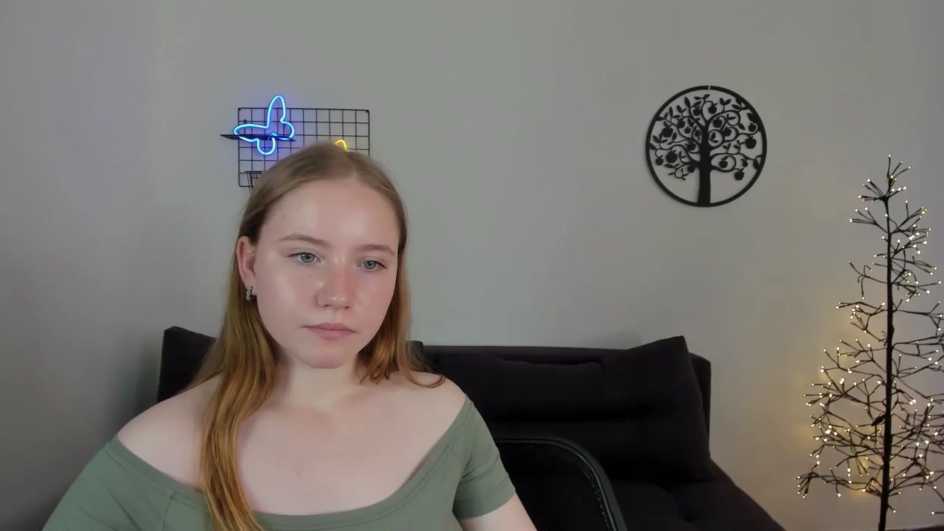 Gallery image thumbnail from HannaHarperr's myfreecams stream on, 08/17/2023, 10:43 image 15 of 20