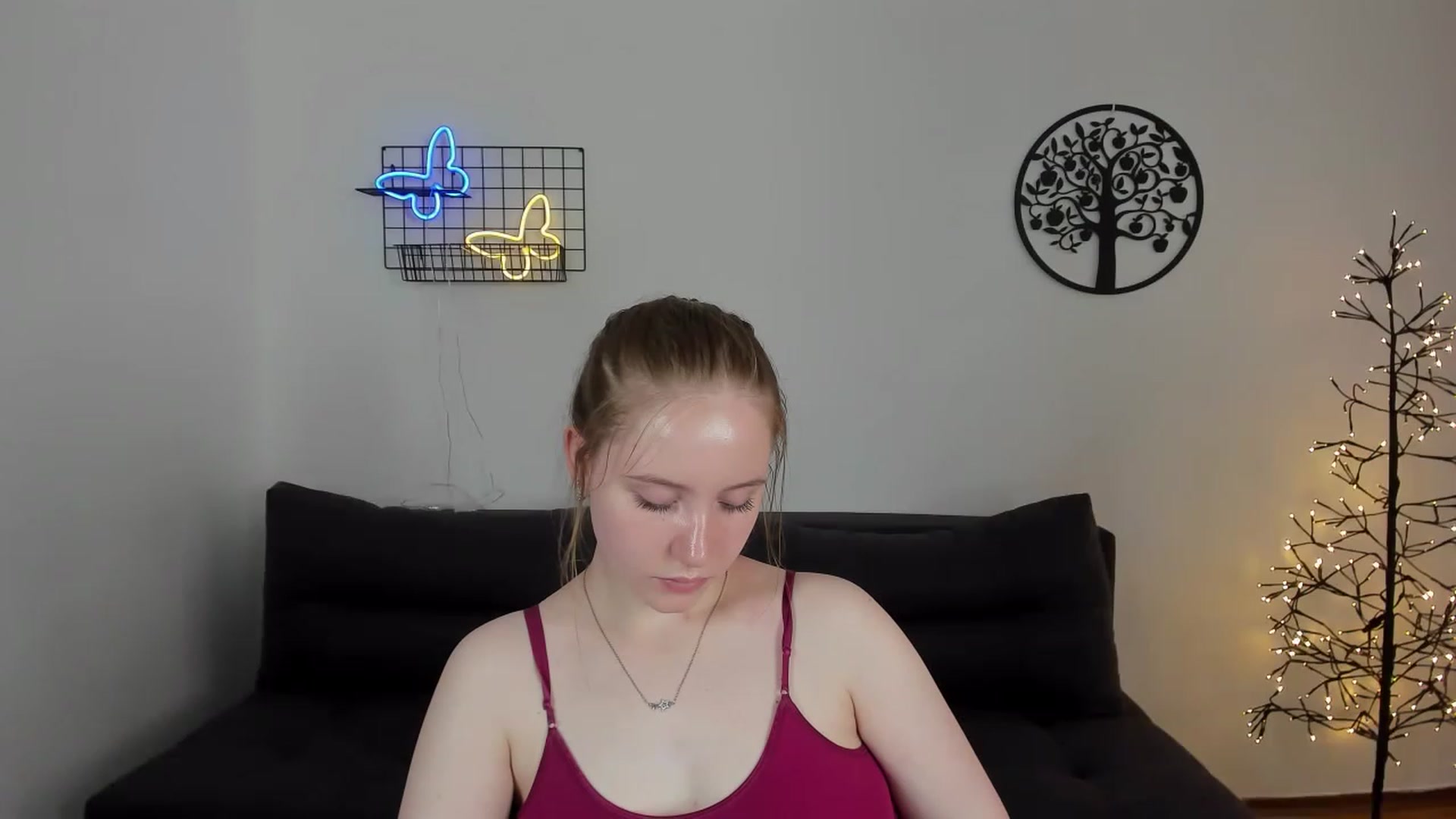 Gallery image thumbnail from HannaHarperr's myfreecams stream on, 08/19/2023, 11:14 image 18 of 20