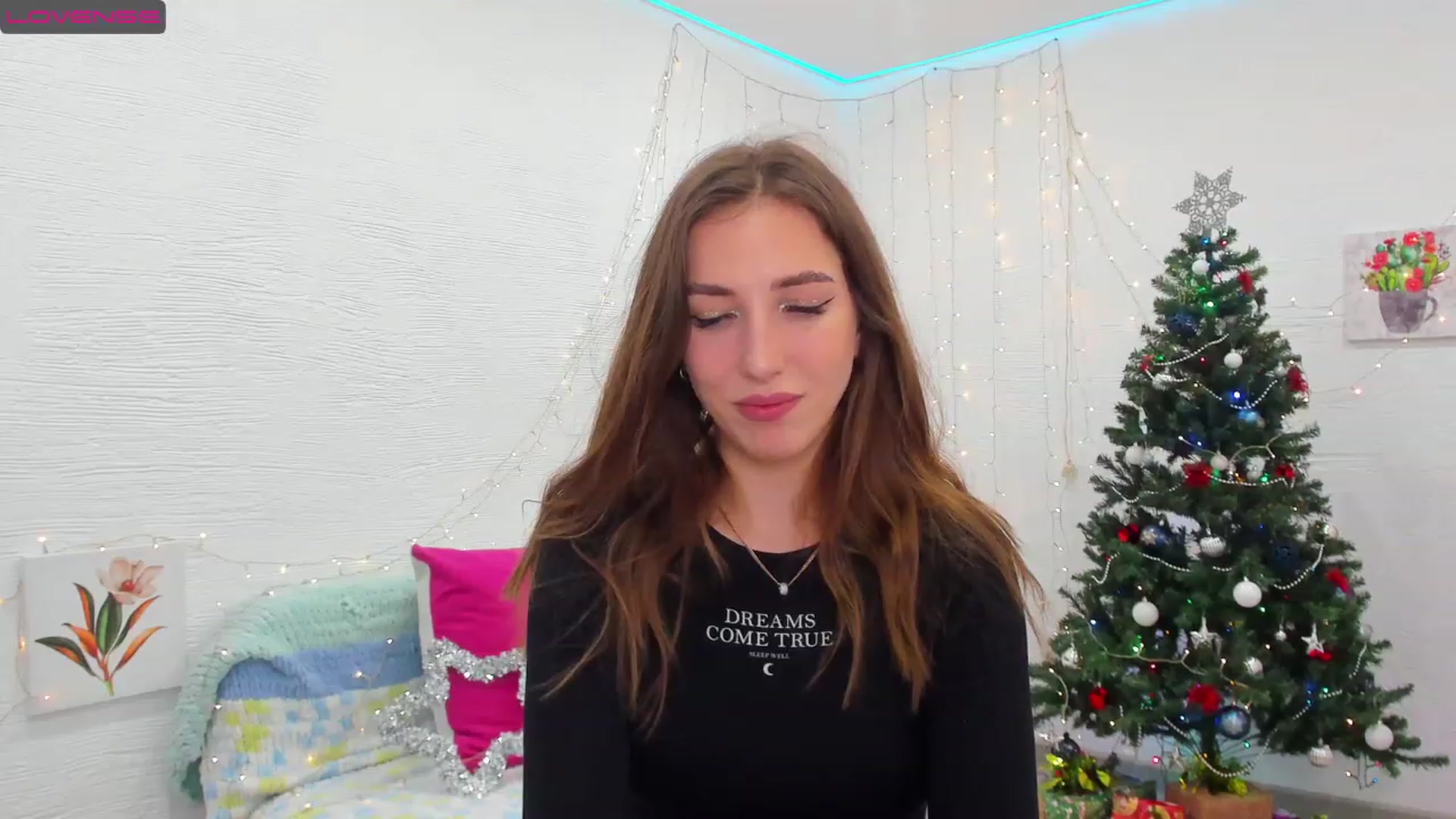 Gallery image thumbnail from HannaMillos's myfreecams stream on, 12/09/2022, 23:31 image 8 of 20