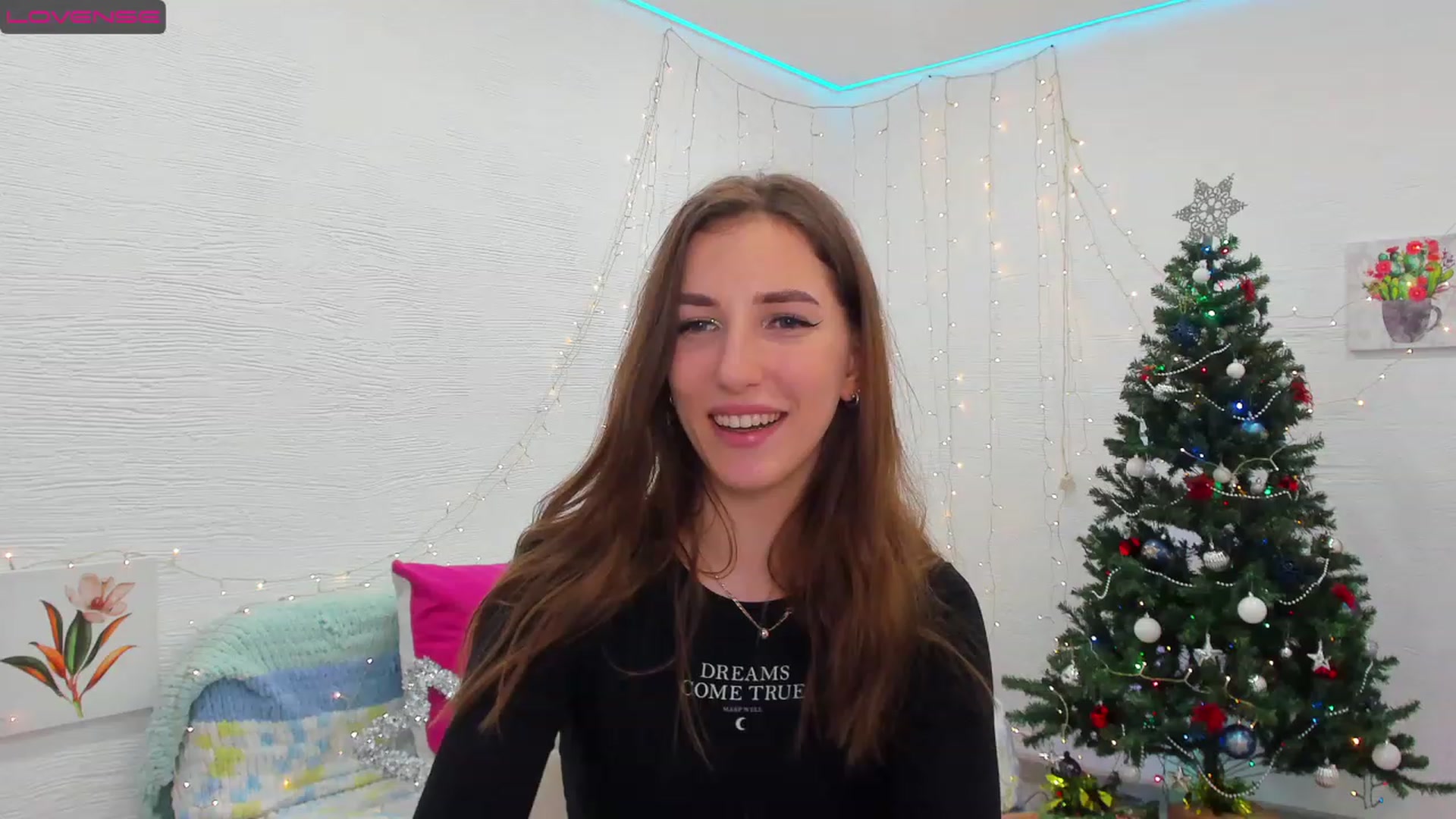 Gallery image thumbnail from HannaMillos's myfreecams stream on, 12/10/2022, 02:36 image 18 of 20