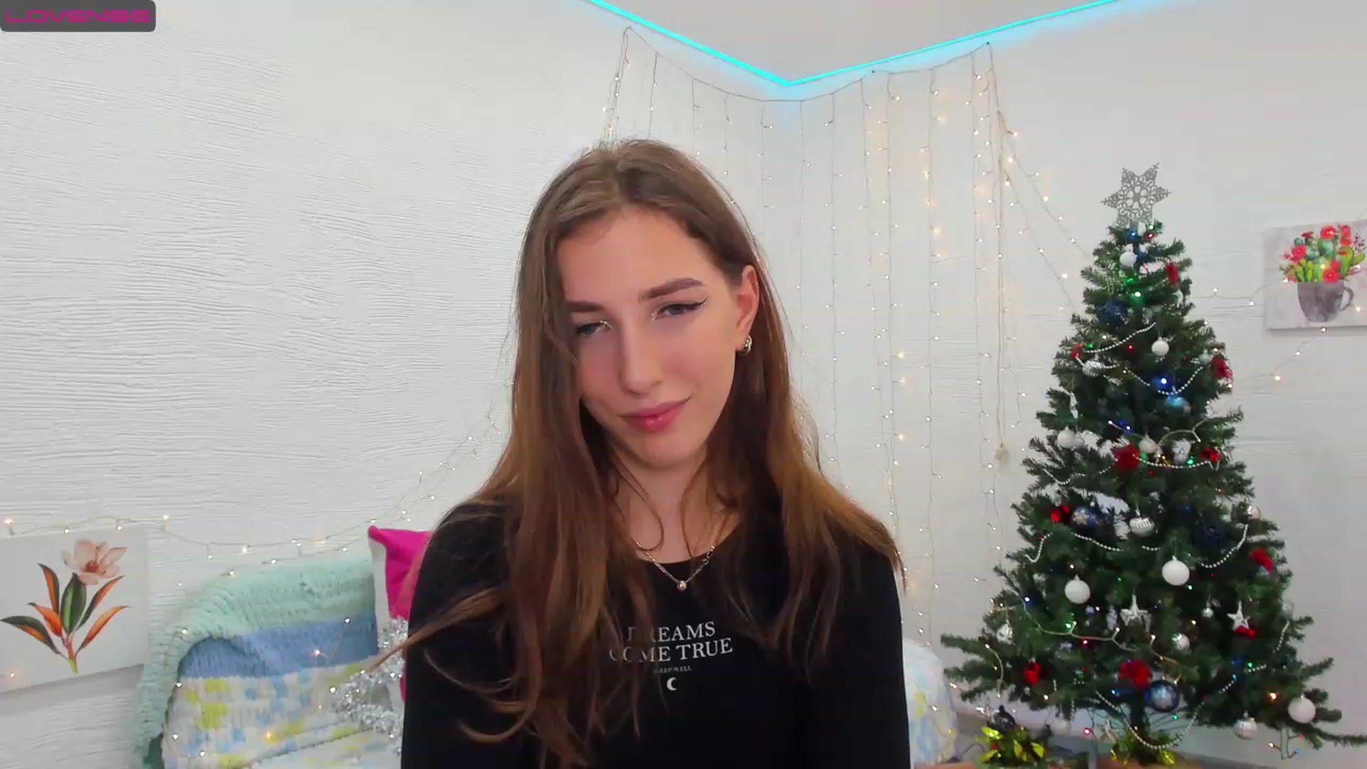 Gallery image thumbnail from HannaMillos's myfreecams stream on, 12/10/2022, 02:36 image 19 of 20