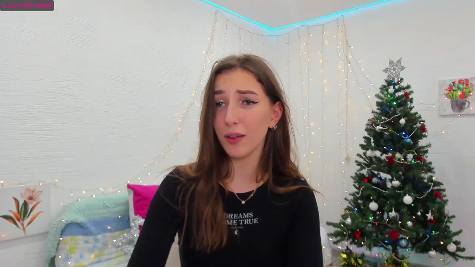 Gallery image thumbnail from HannaMillos's myfreecams stream on, 12/10/2022, 02:36 image 17 of 20