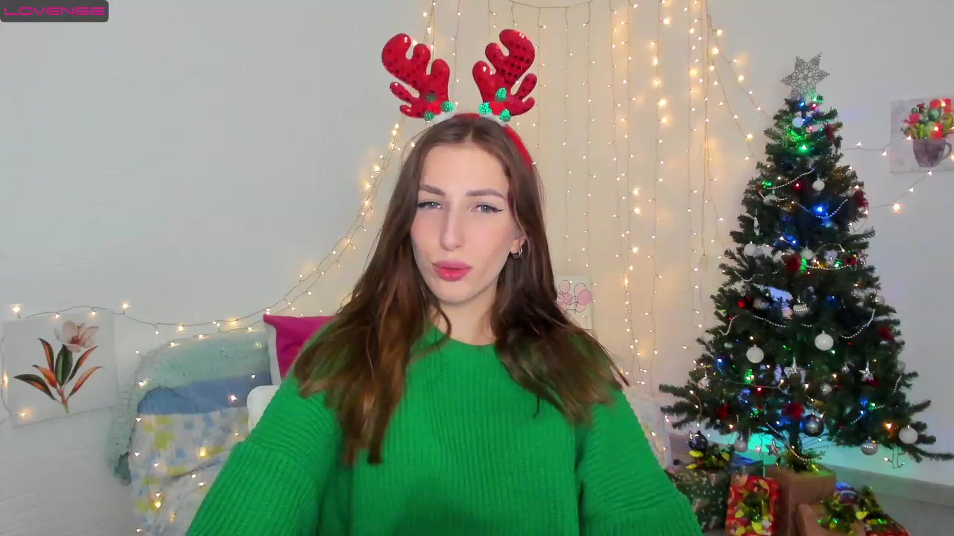 Gallery image thumbnail from HannaMillos's myfreecams stream on, 12/11/2022, 24:00 image 11 of 20
