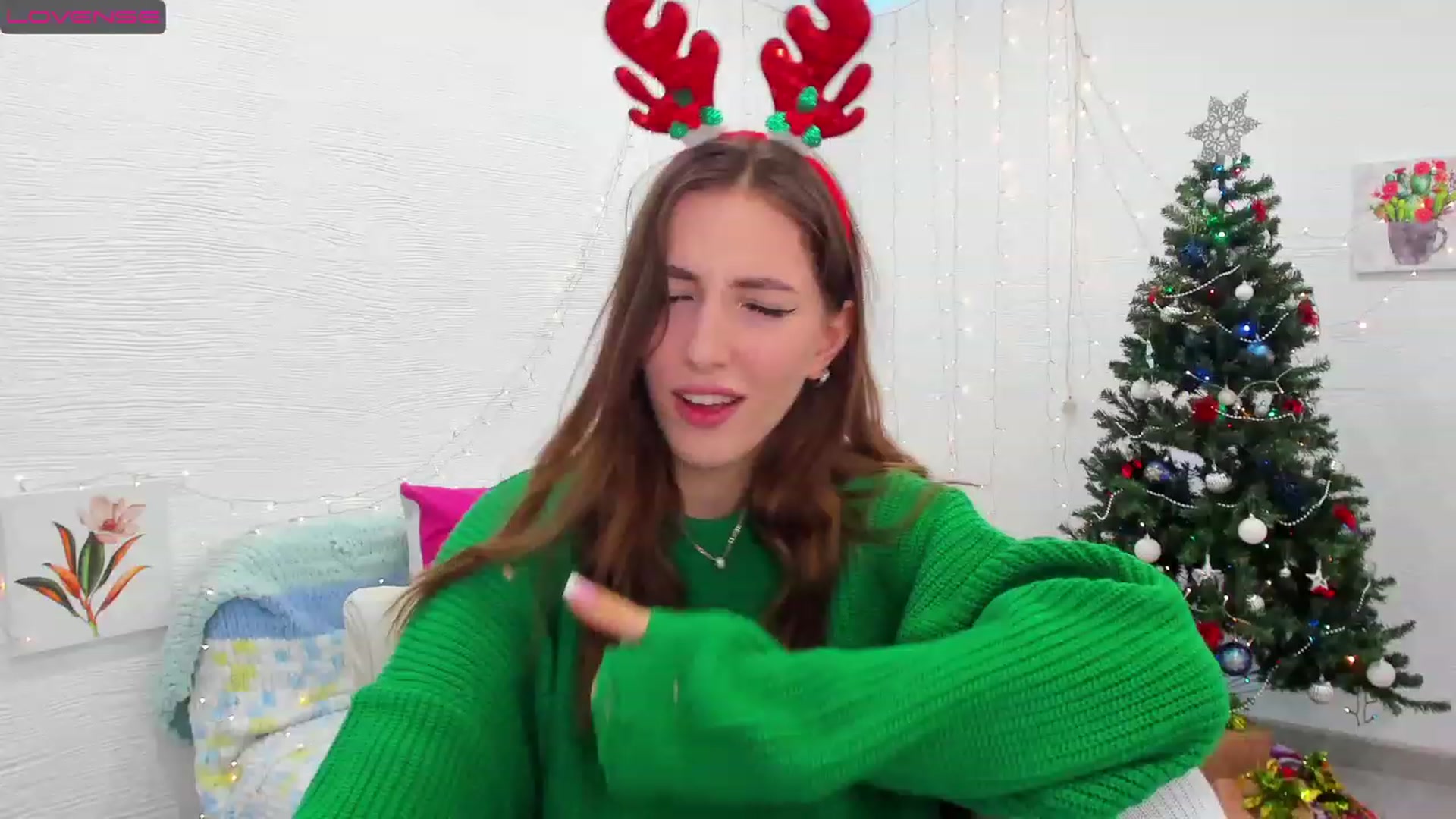 Gallery image thumbnail from HannaMillos's myfreecams stream on, 12/11/2022, 24:00 image 5 of 20