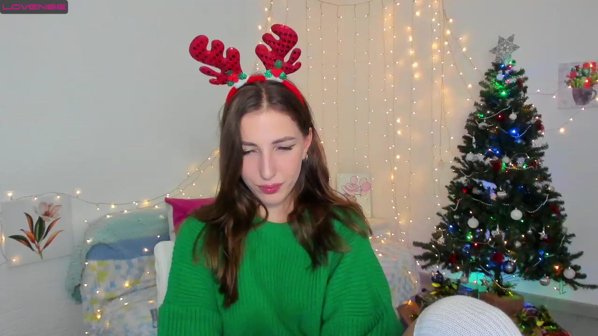Gallery image thumbnail from HannaMillos's myfreecams stream on, 12/11/2022, 24:00 image 12 of 20