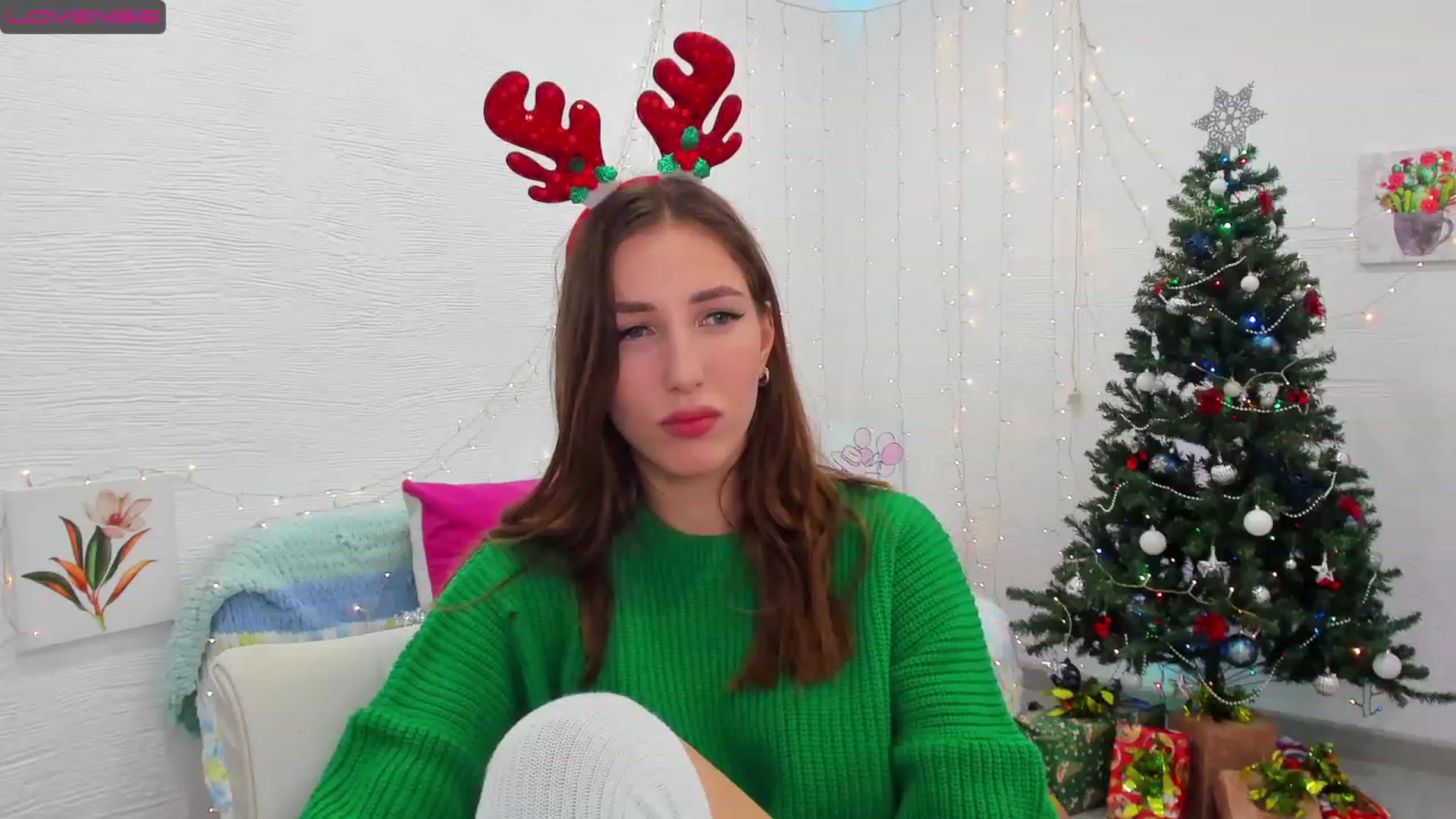 Gallery image thumbnail from HannaMillos's myfreecams stream on, 12/11/2022, 24:00 image 20 of 20