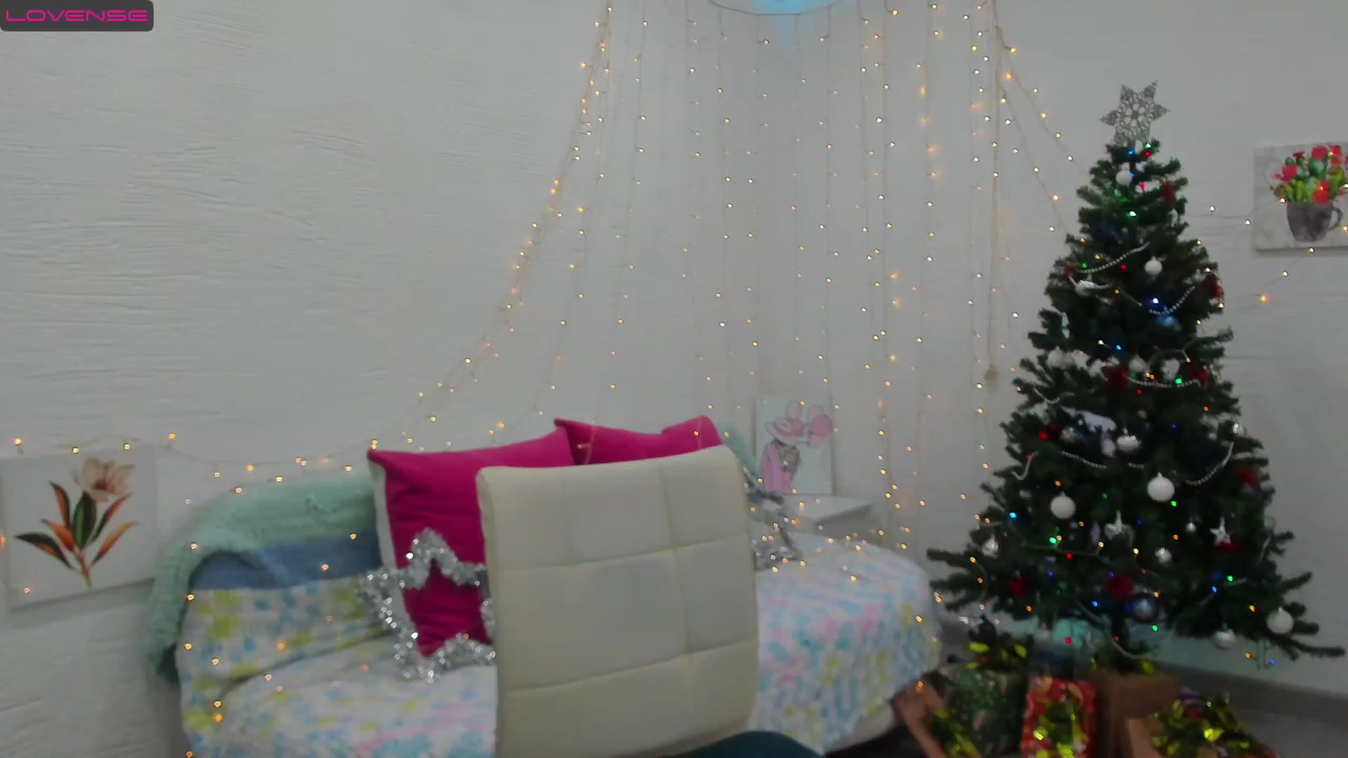 Gallery image thumbnail from HannaMillos's myfreecams stream on, 12/11/2022, 02:50 image 17 of 20