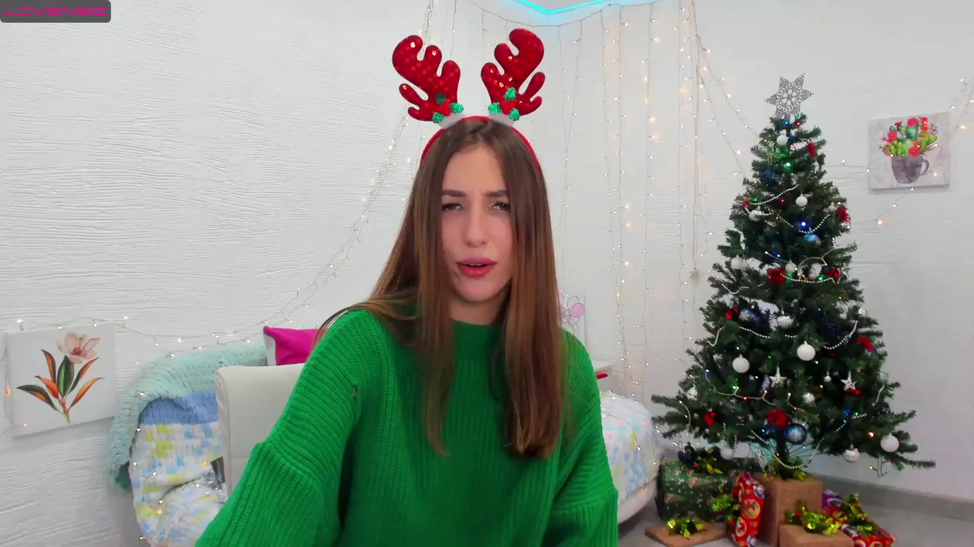 Gallery image thumbnail from HannaMillos's myfreecams stream on, 12/12/2022, 04:46 image 17 of 20