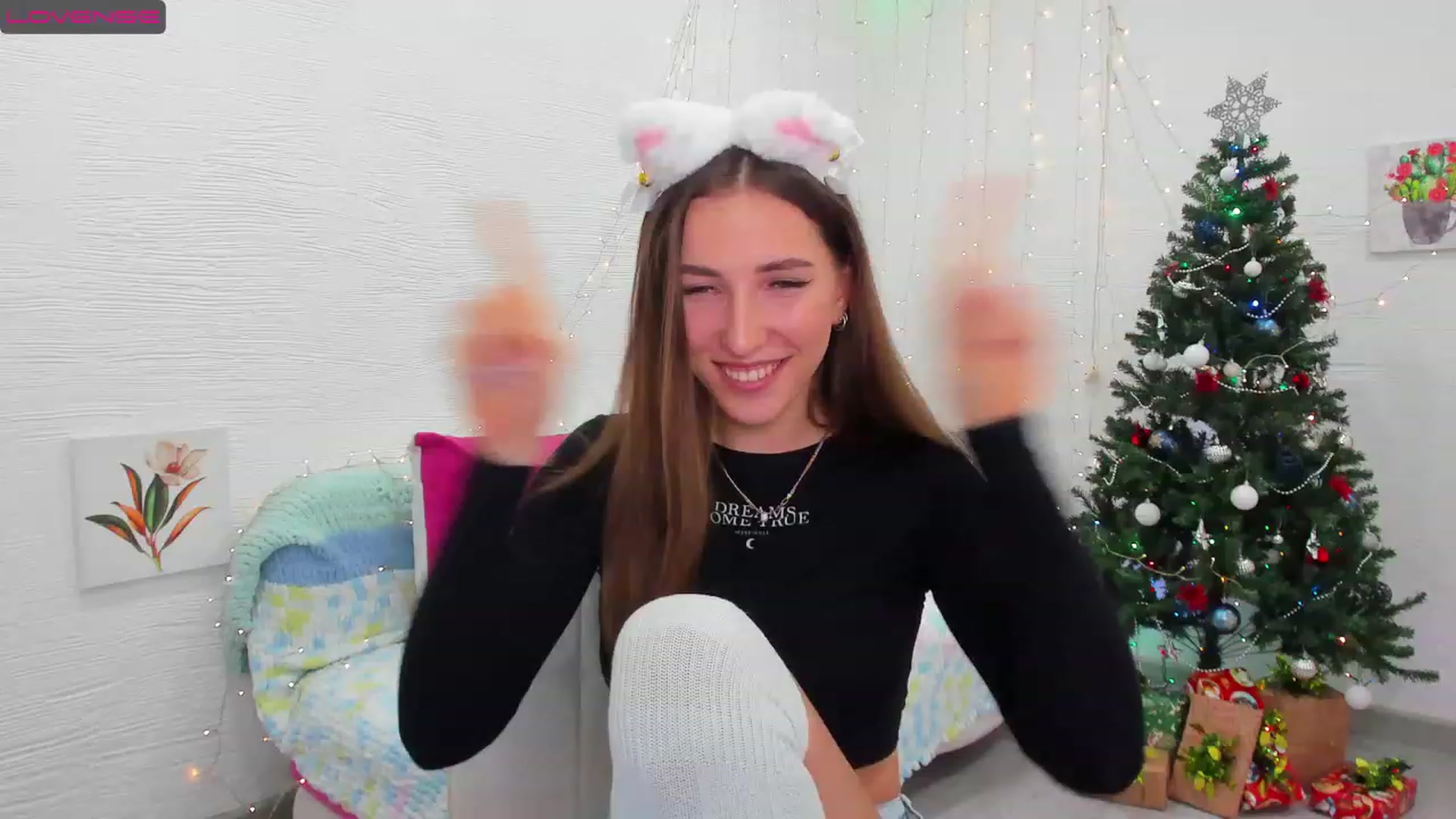 Gallery image thumbnail from HannaMillos's myfreecams stream on, 12/16/2022, 24:04 image 6 of 20