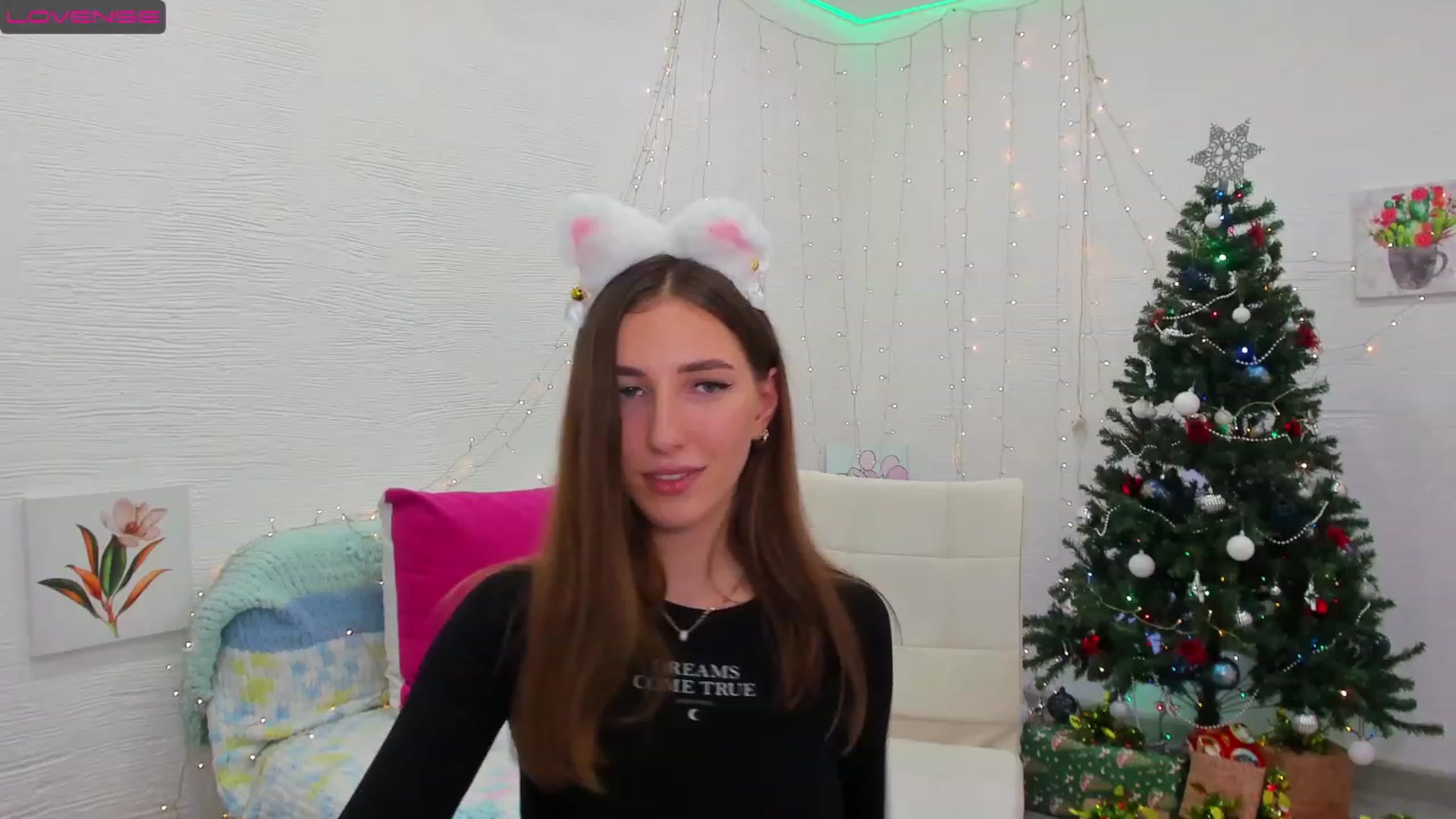 Gallery image thumbnail from HannaMillos's myfreecams stream on, 12/16/2022, 02:58 image 1 of 20