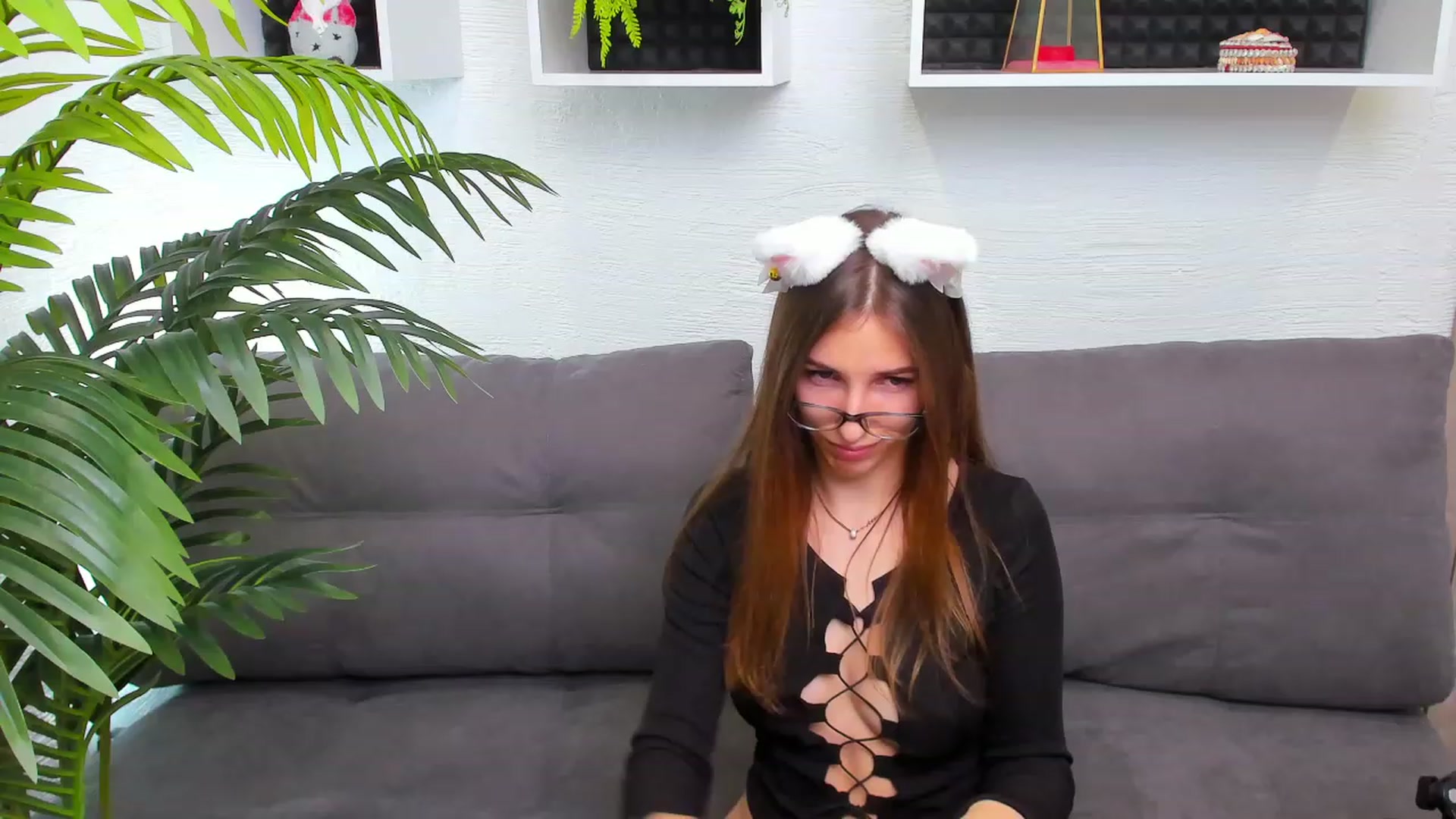 Gallery image thumbnail from HannaMillos's myfreecams stream on, 02/12/2023, 24:15 image 18 of 20