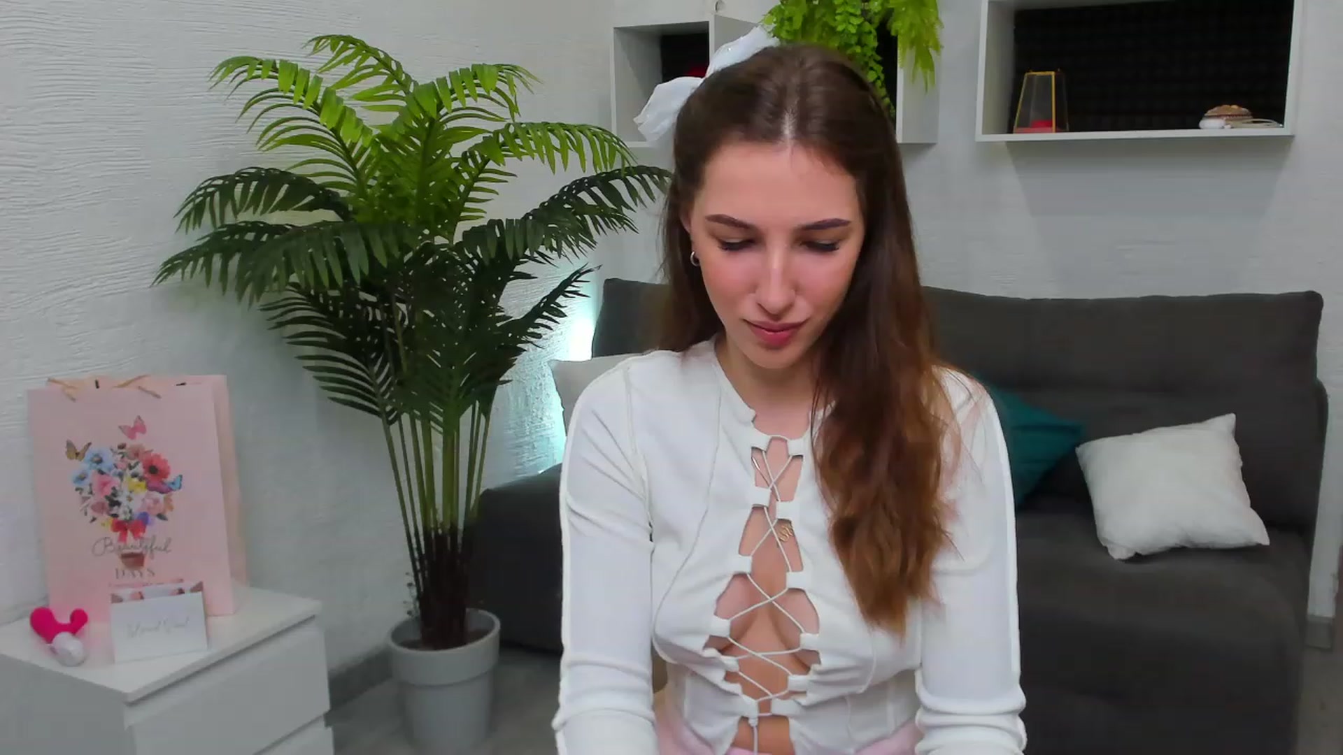 Gallery image thumbnail from HannaMillos's myfreecams stream on, 03/13/2023, 02:56 image 10 of 20