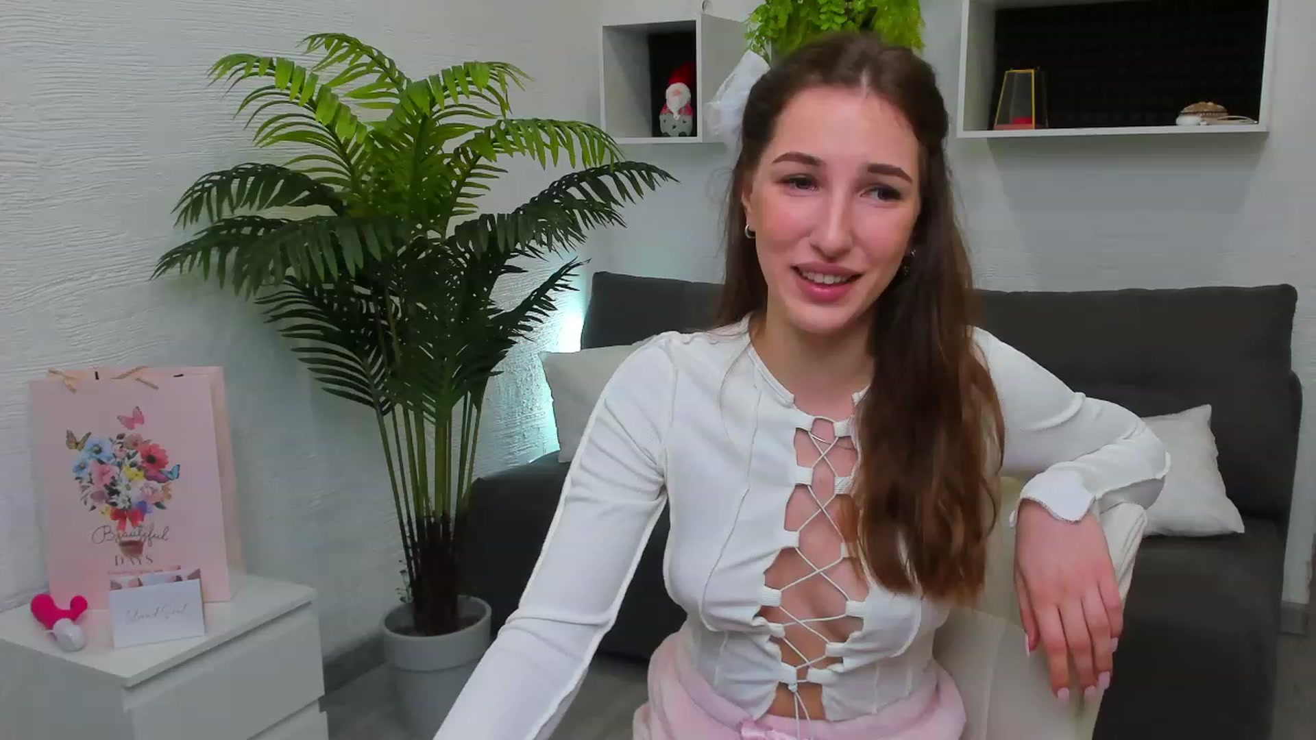 Gallery image thumbnail from HannaMillos's myfreecams stream on, 03/13/2023, 03:50 image 1 of 20