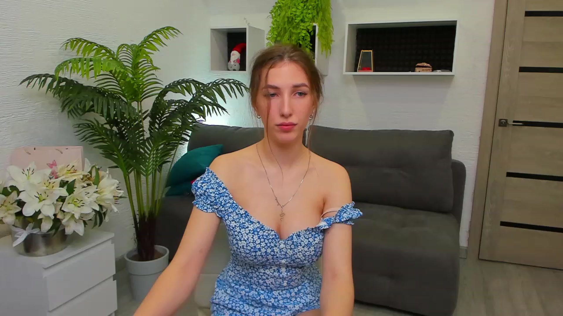 Gallery image thumbnail from HannaMillos's myfreecams stream on, 04/08/2023, 04:20 image 18 of 20