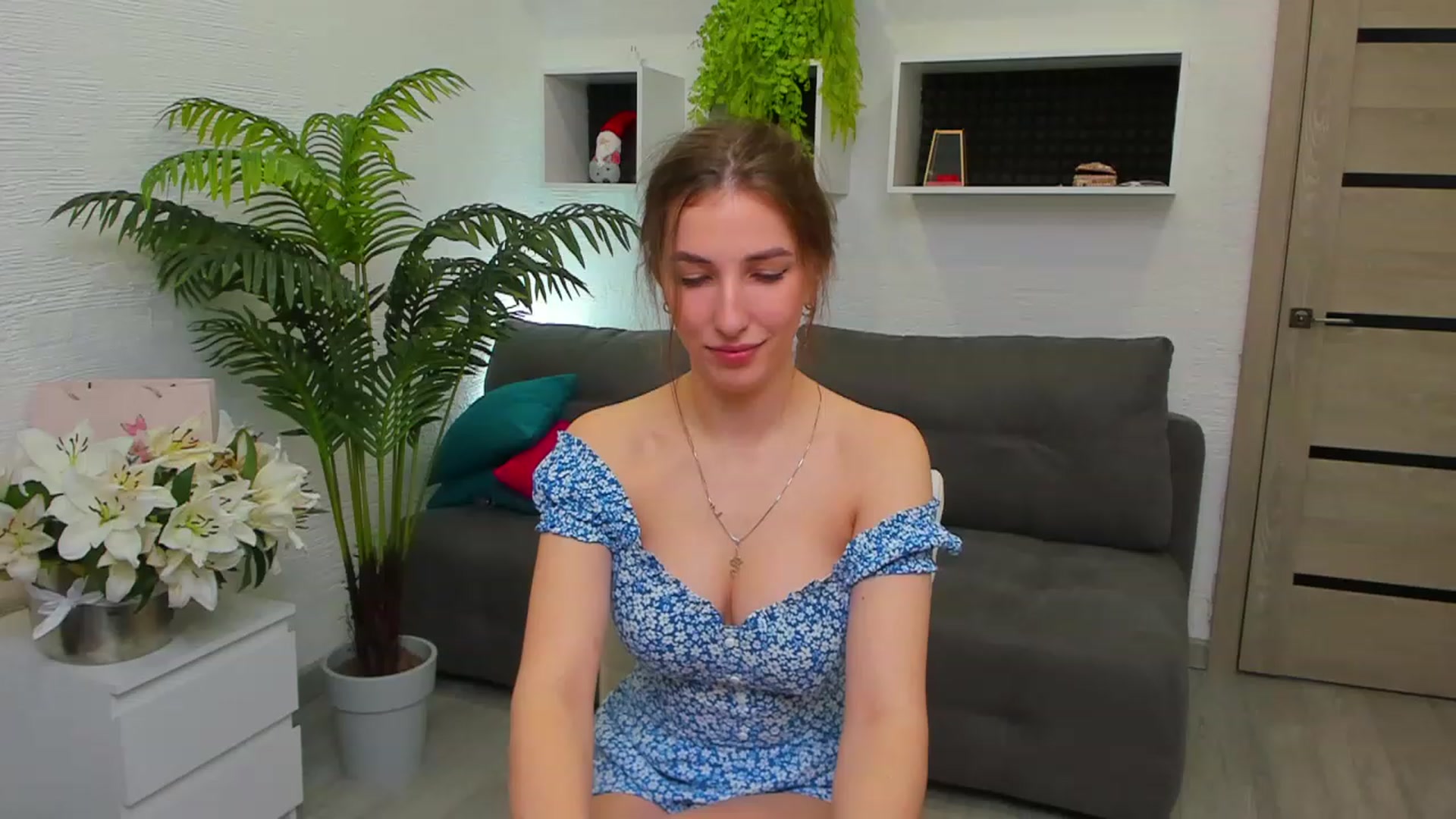 Gallery image thumbnail from HannaMillos's myfreecams stream on, 04/08/2023, 04:20 image 7 of 20