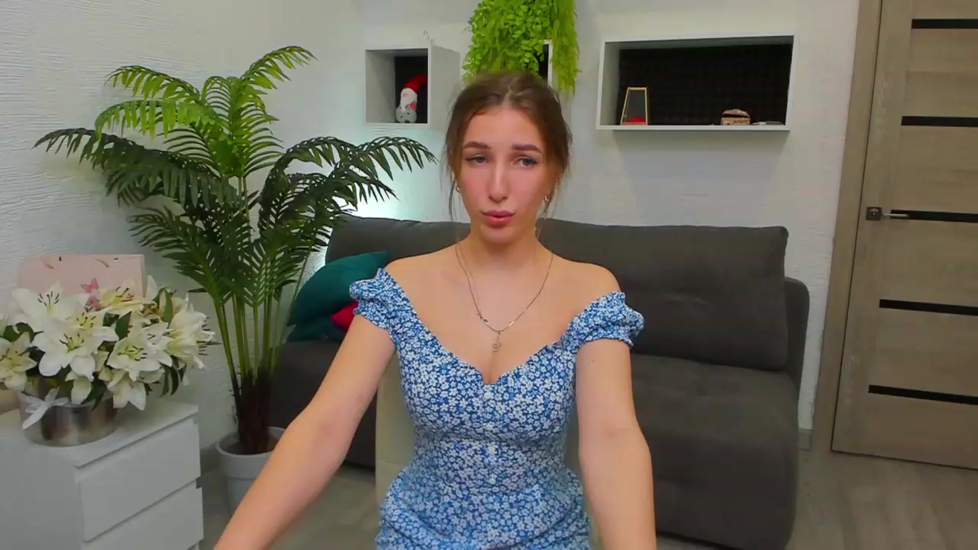 Gallery image thumbnail from HannaMillos's myfreecams stream on, 04/08/2023, 04:20 image 11 of 20