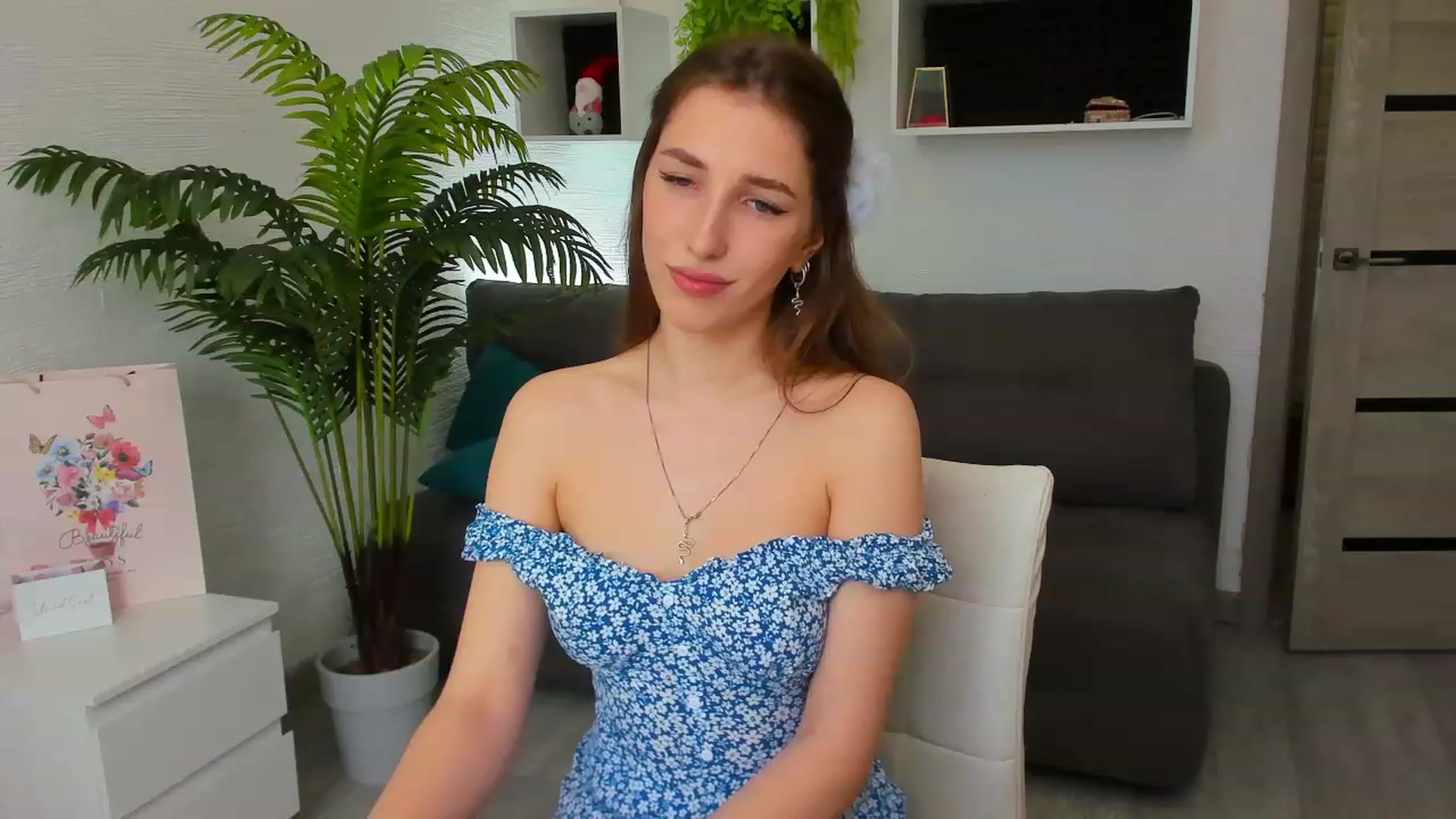 Gallery image thumbnail from HannaMillos's myfreecams stream on, 05/03/2023, 12:05 image 13 of 20