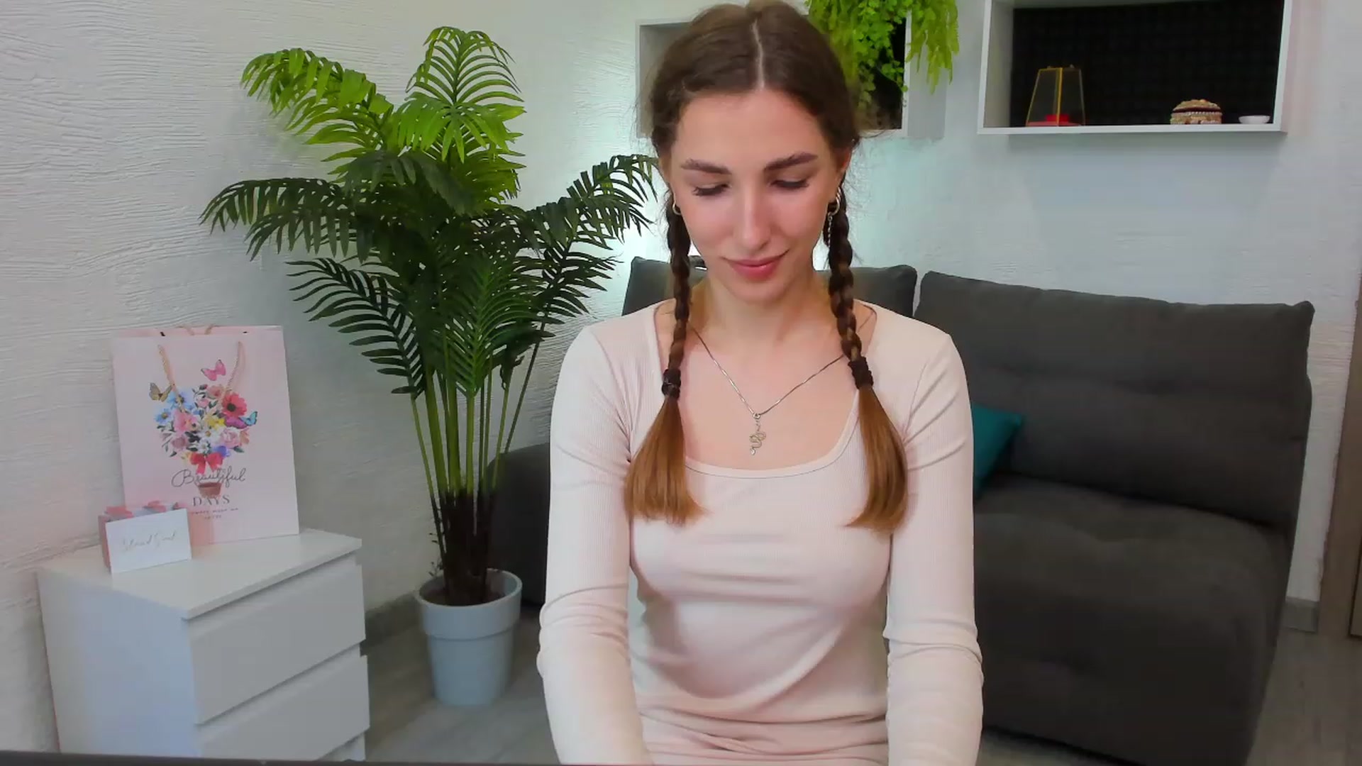 Gallery image thumbnail from HannaMillos's myfreecams stream on, 06/10/2023, 07:45 image 13 of 20