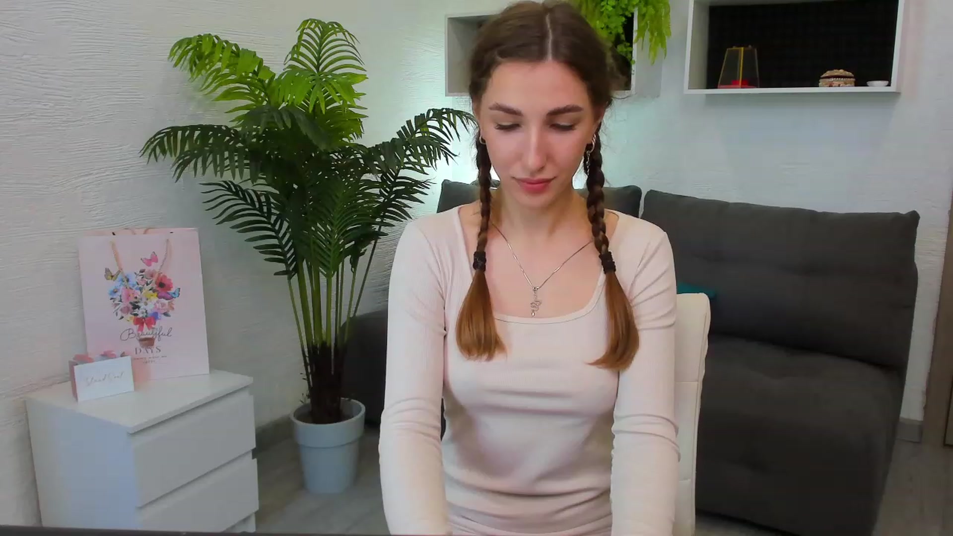 Gallery image thumbnail from HannaMillos's myfreecams stream on, 06/10/2023, 07:45 image 5 of 20