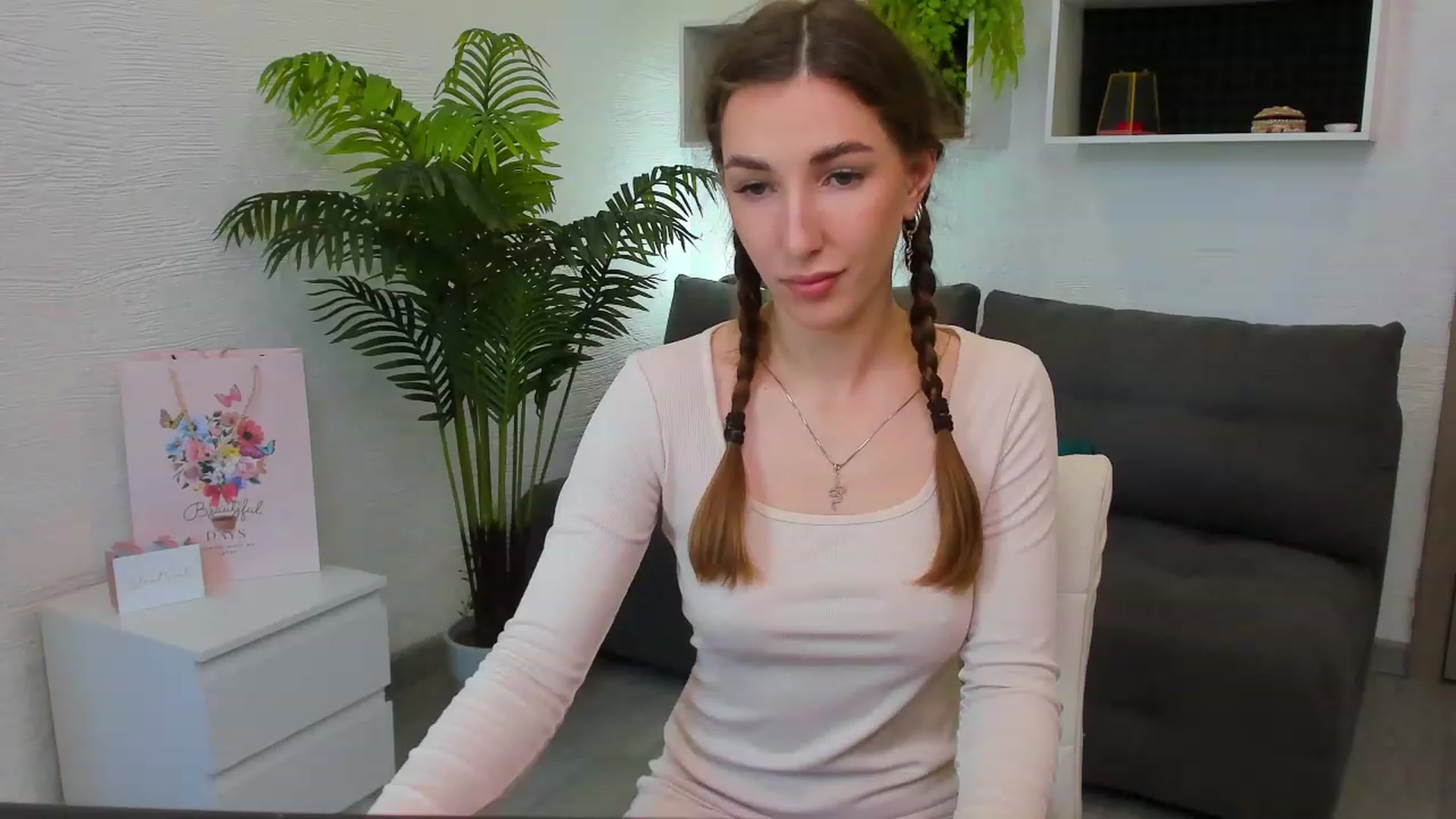 Gallery image thumbnail from HannaMillos's myfreecams stream on, 06/10/2023, 07:45 image 6 of 20