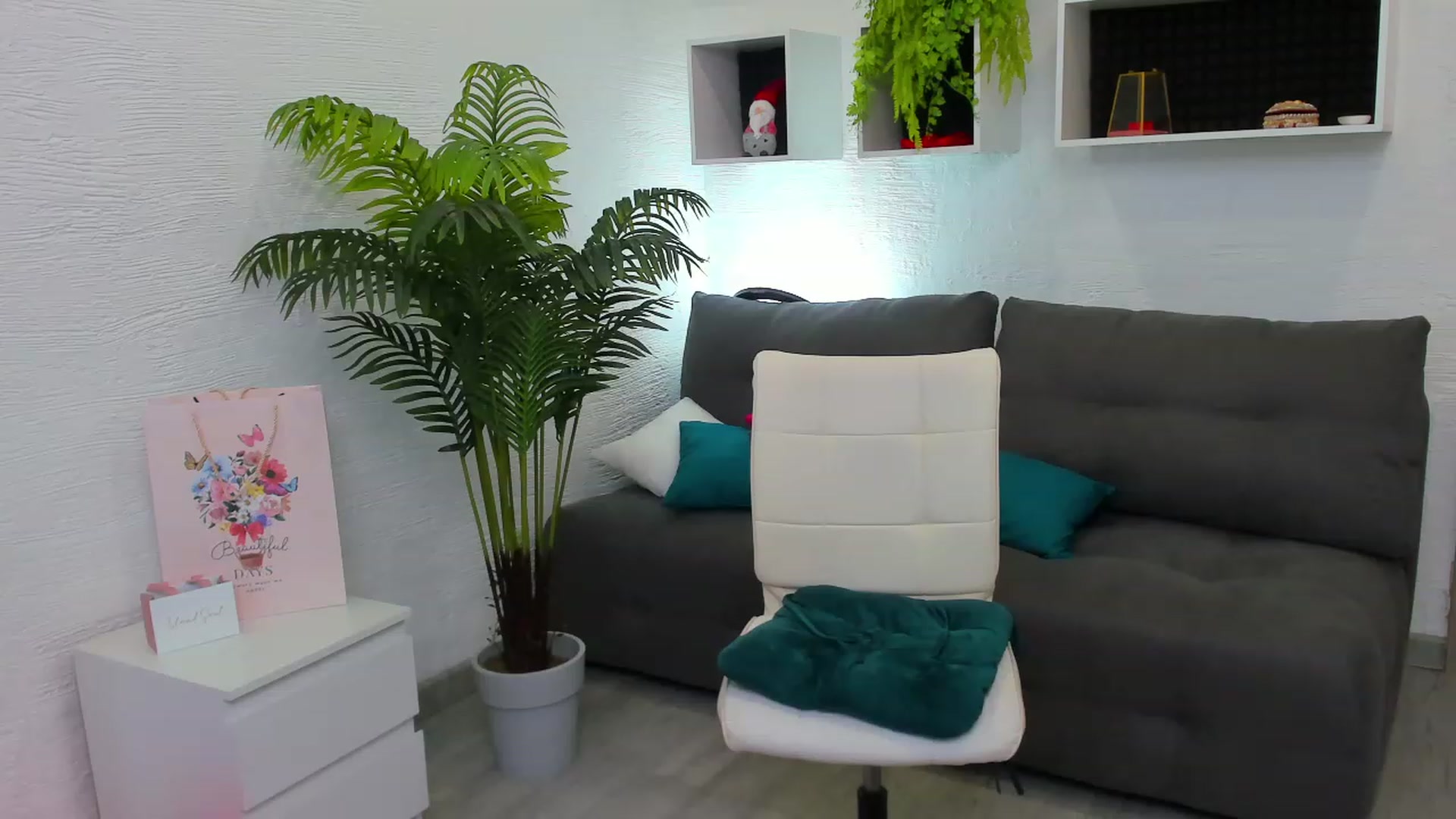 Gallery image thumbnail from HannaMillos's myfreecams stream on, 06/17/2023, 03:34 image 3 of 20