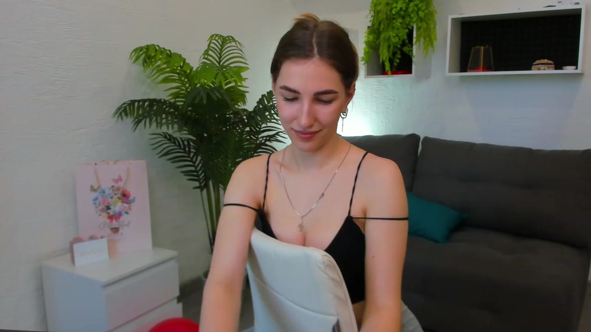 Gallery image thumbnail from HannaMillos's myfreecams stream on, 06/18/2023, 07:06 image 14 of 20