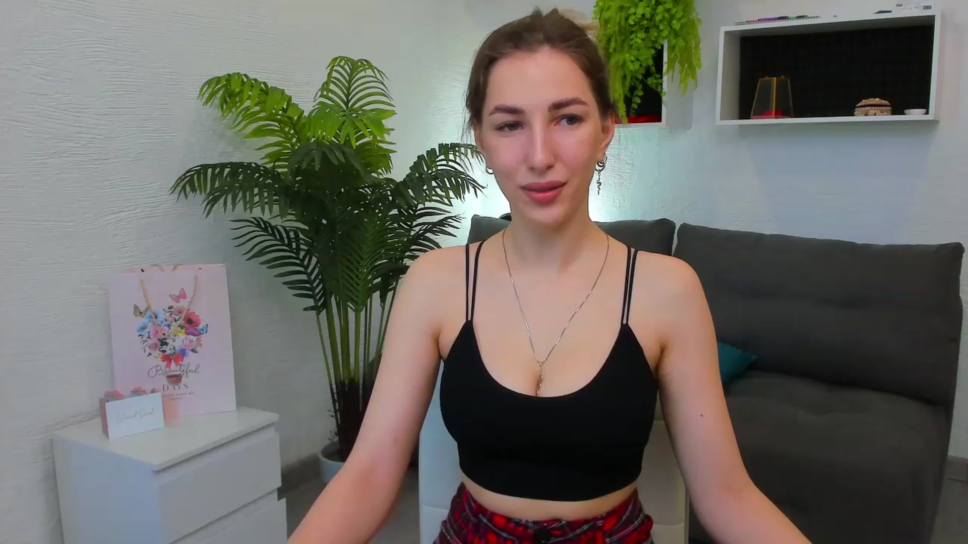 Gallery image thumbnail from HannaMillos's myfreecams stream on, 06/19/2023, 04:04 image 1 of 20