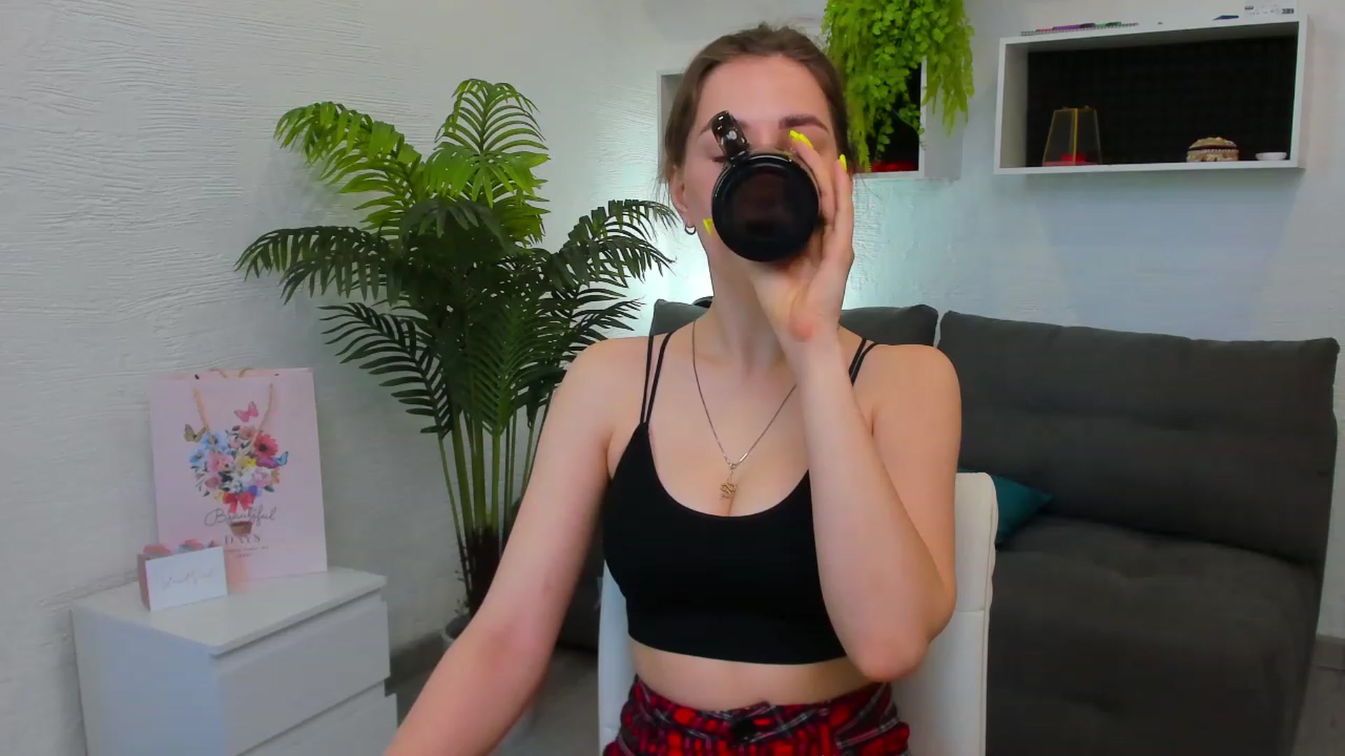 Gallery image thumbnail from HannaMillos's myfreecams stream on, 06/19/2023, 04:04 image 13 of 20