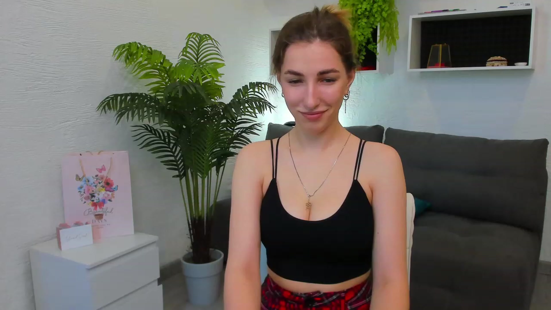 Gallery image thumbnail from HannaMillos's myfreecams stream on, 06/19/2023, 04:04 image 14 of 20