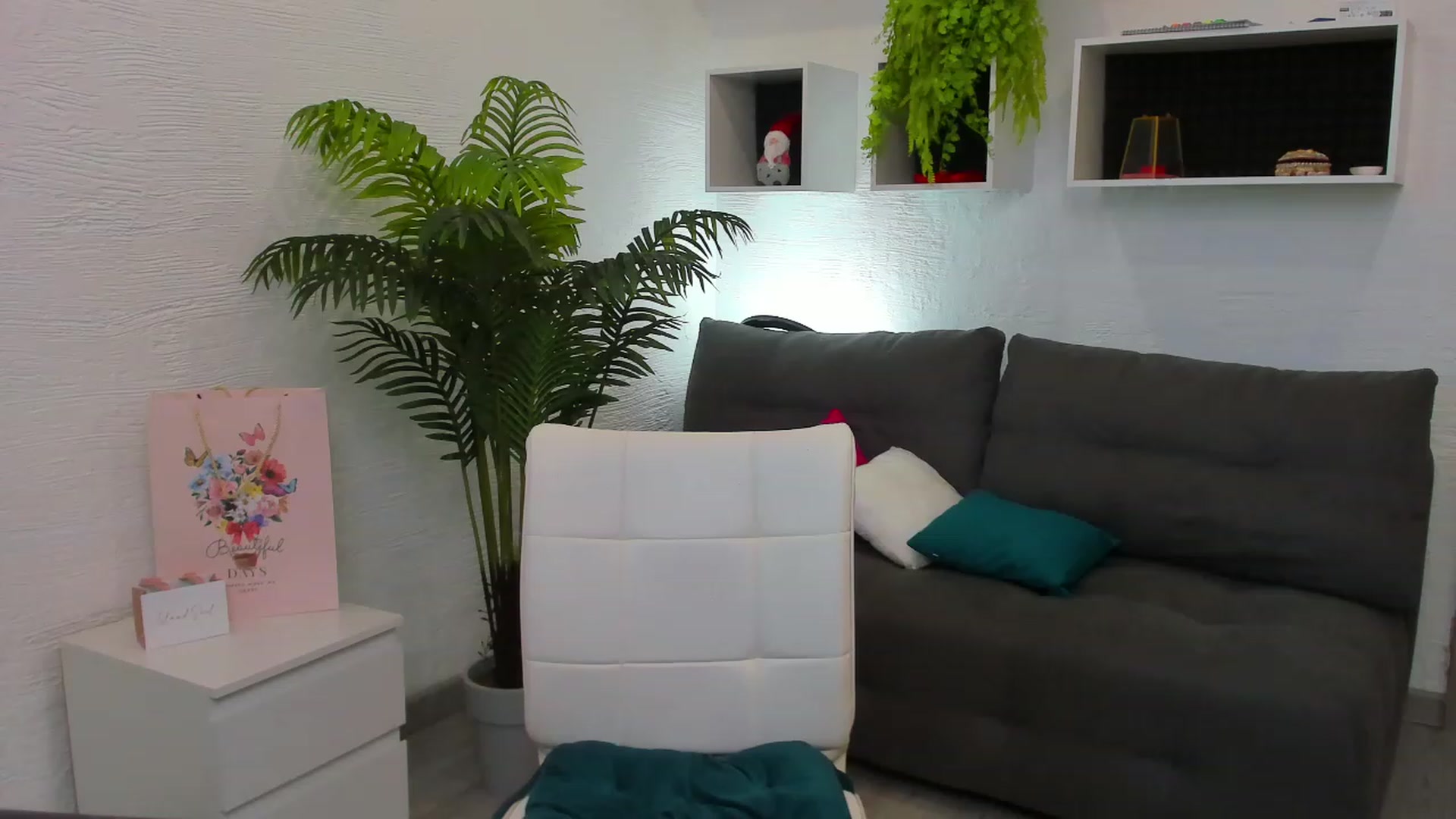Gallery image thumbnail from HannaMillos's myfreecams stream on, 06/21/2023, 04:14 image 3 of 20