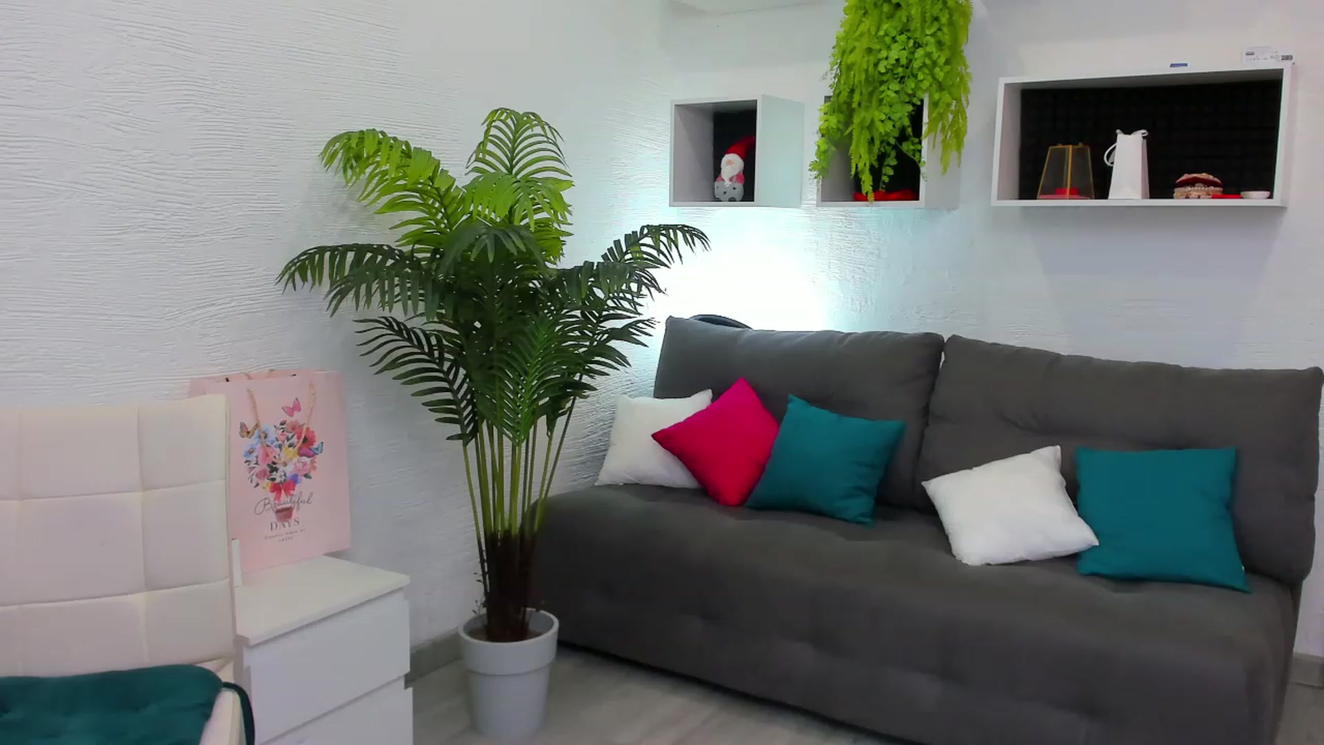 Gallery image thumbnail from HannaMillos's myfreecams stream on, 07/30/2023, 10:36 image 17 of 20