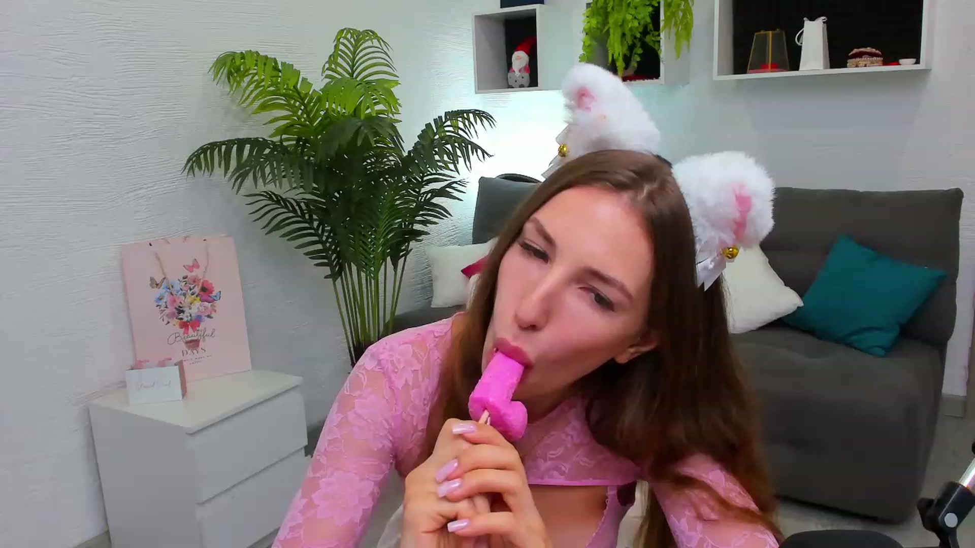 Gallery image thumbnail from HannaMillos's myfreecams stream on, 08/11/2023, 08:26 image 8 of 20