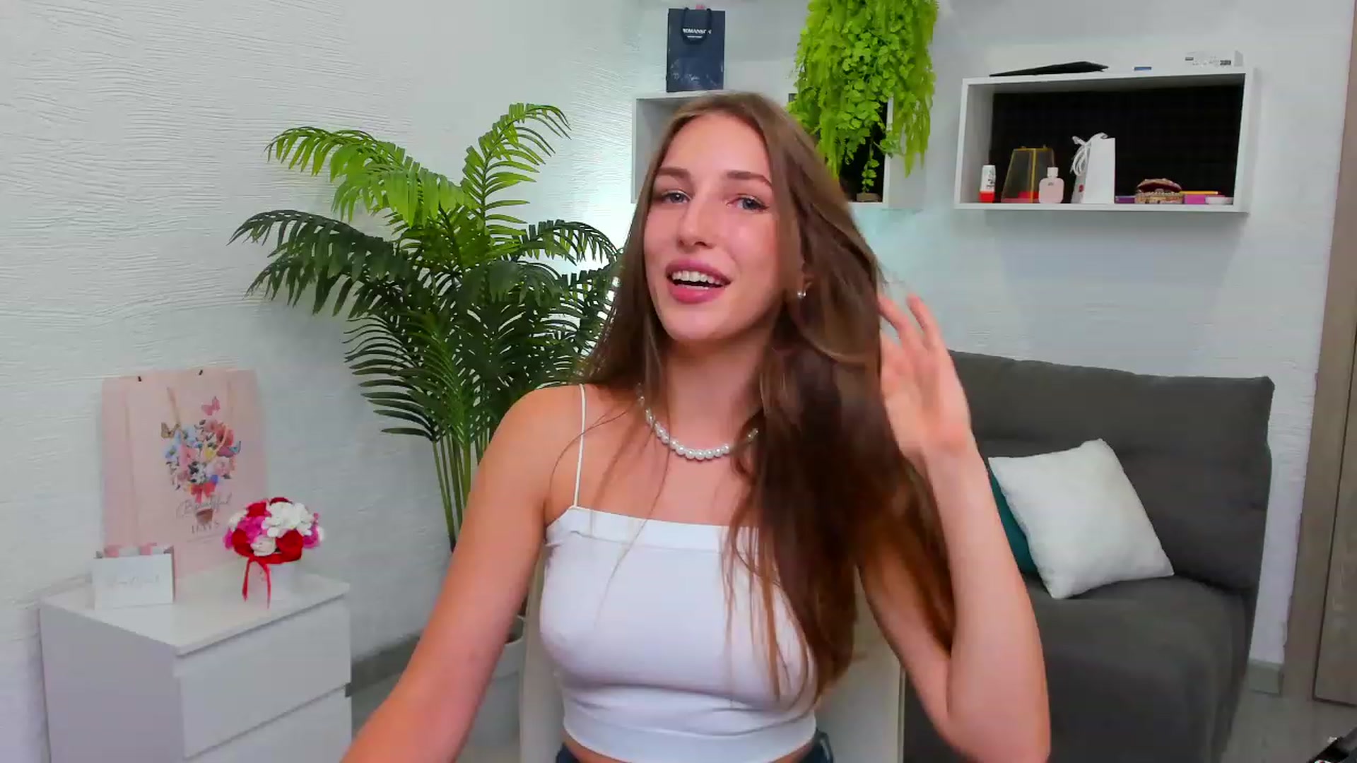 Gallery image thumbnail from HannaMillos's myfreecams stream on, 09/13/2023, 20:43 image 15 of 20