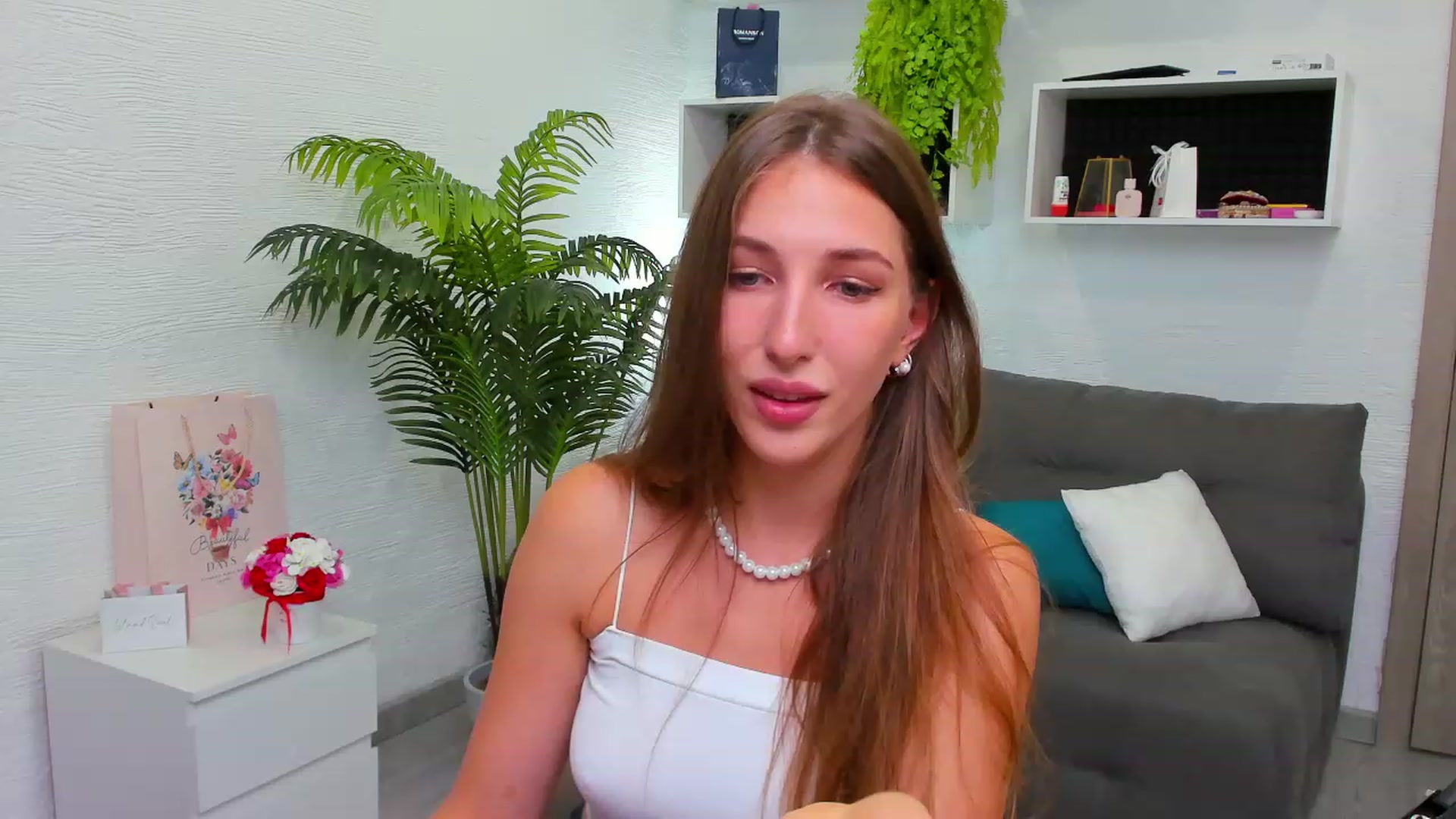 Gallery image thumbnail from HannaMillos's myfreecams stream on, 09/13/2023, 20:43 image 18 of 20