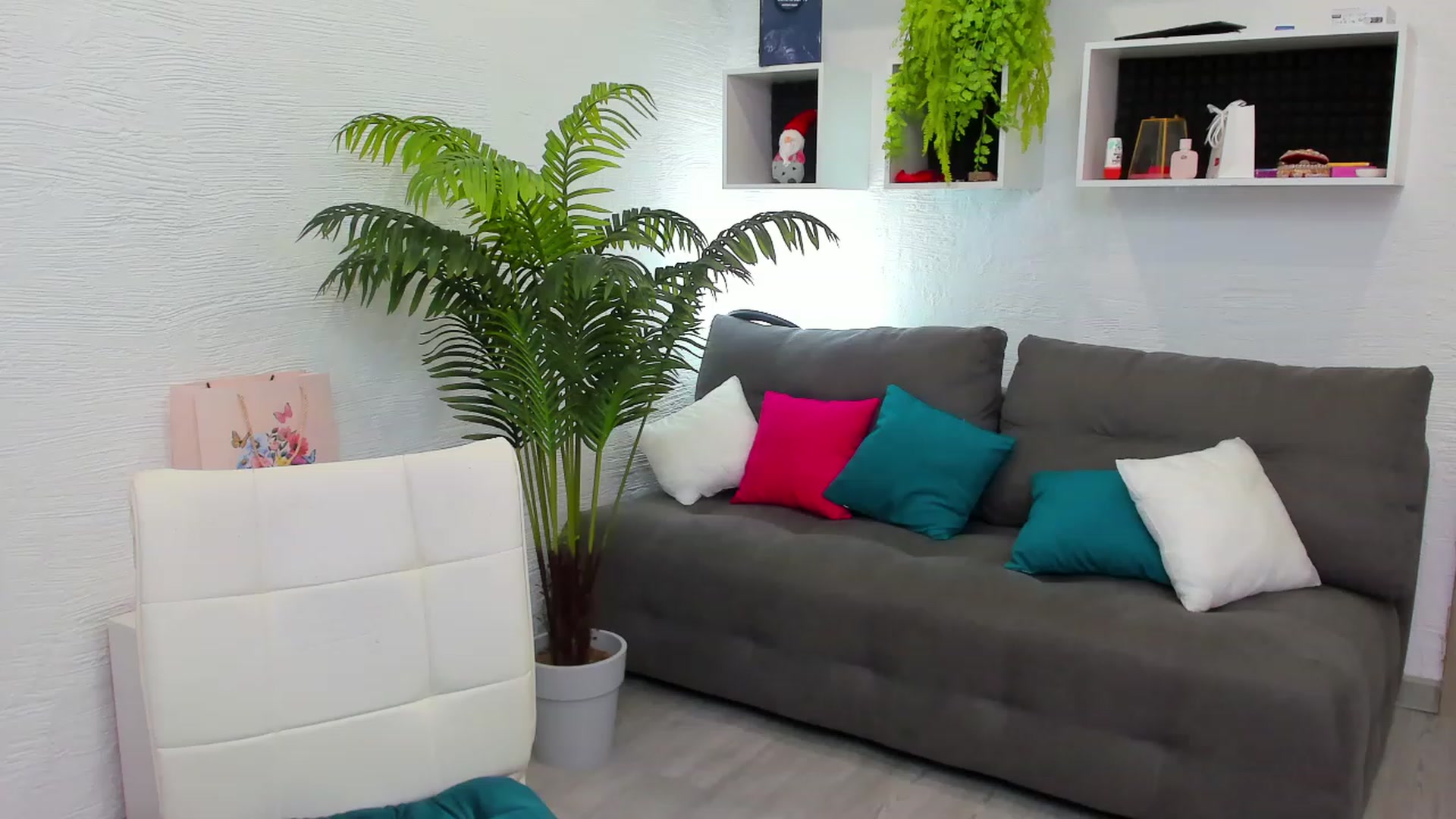 Gallery image thumbnail from HannaMillos's myfreecams stream on, 09/14/2023, 08:44 image 1 of 20