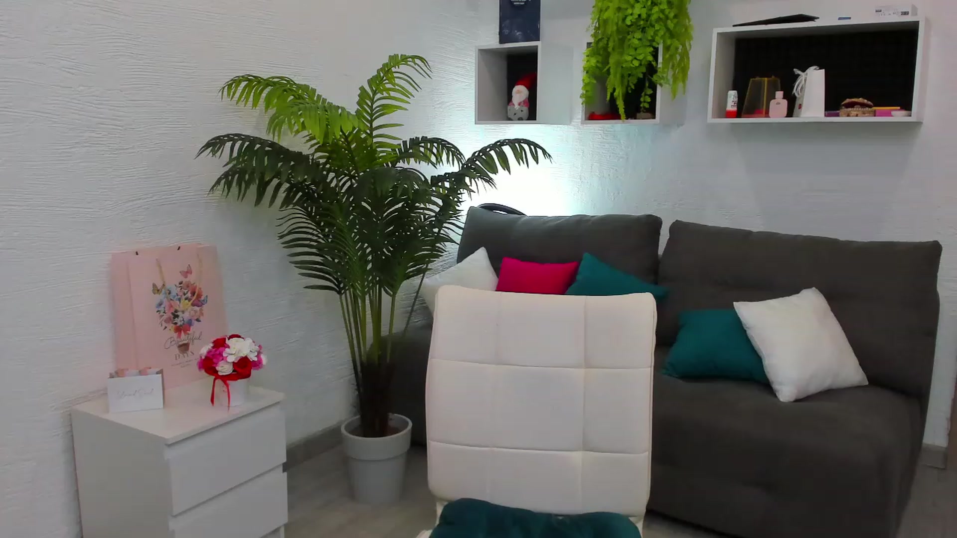 Gallery image thumbnail from HannaMillos's myfreecams stream on, 09/14/2023, 09:45 image 12 of 20