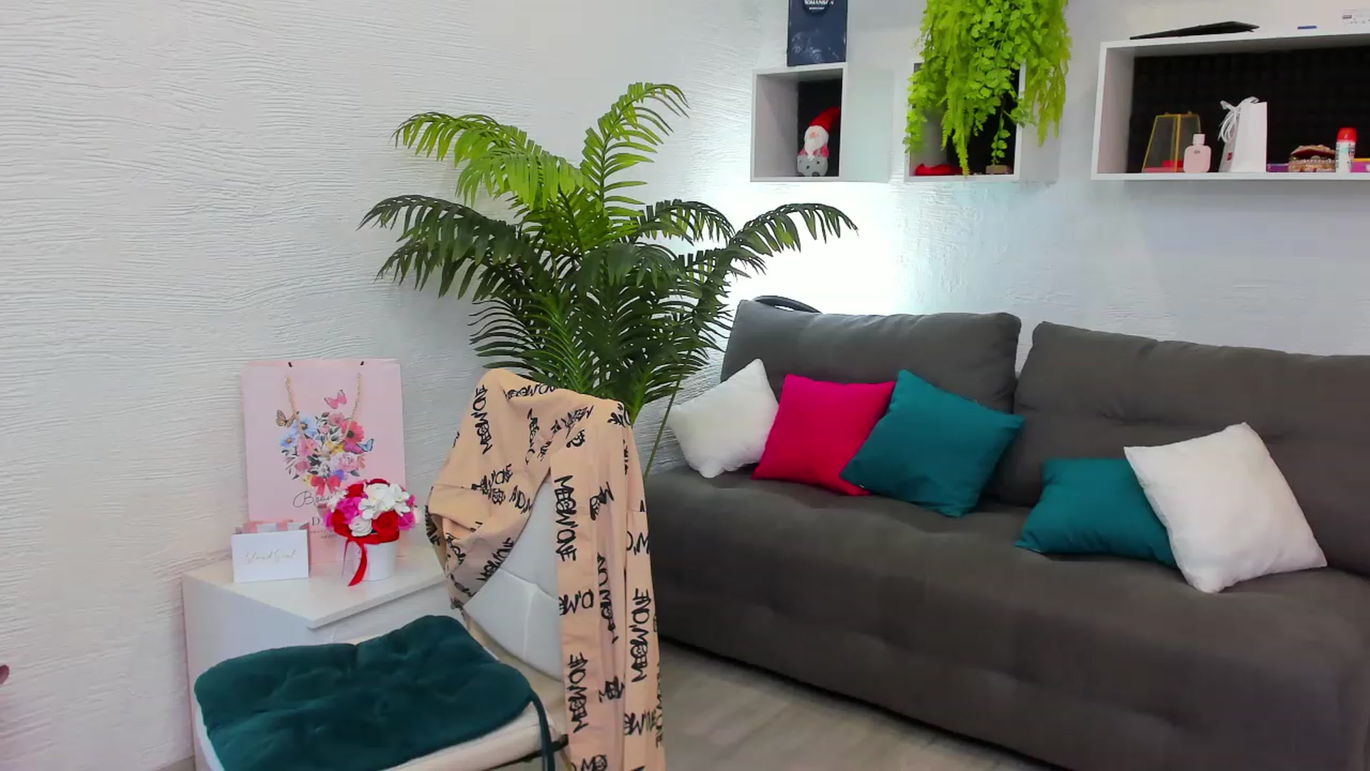 Gallery image thumbnail from HannaMillos's myfreecams stream on, 09/17/2023, 08:08 image 3 of 20
