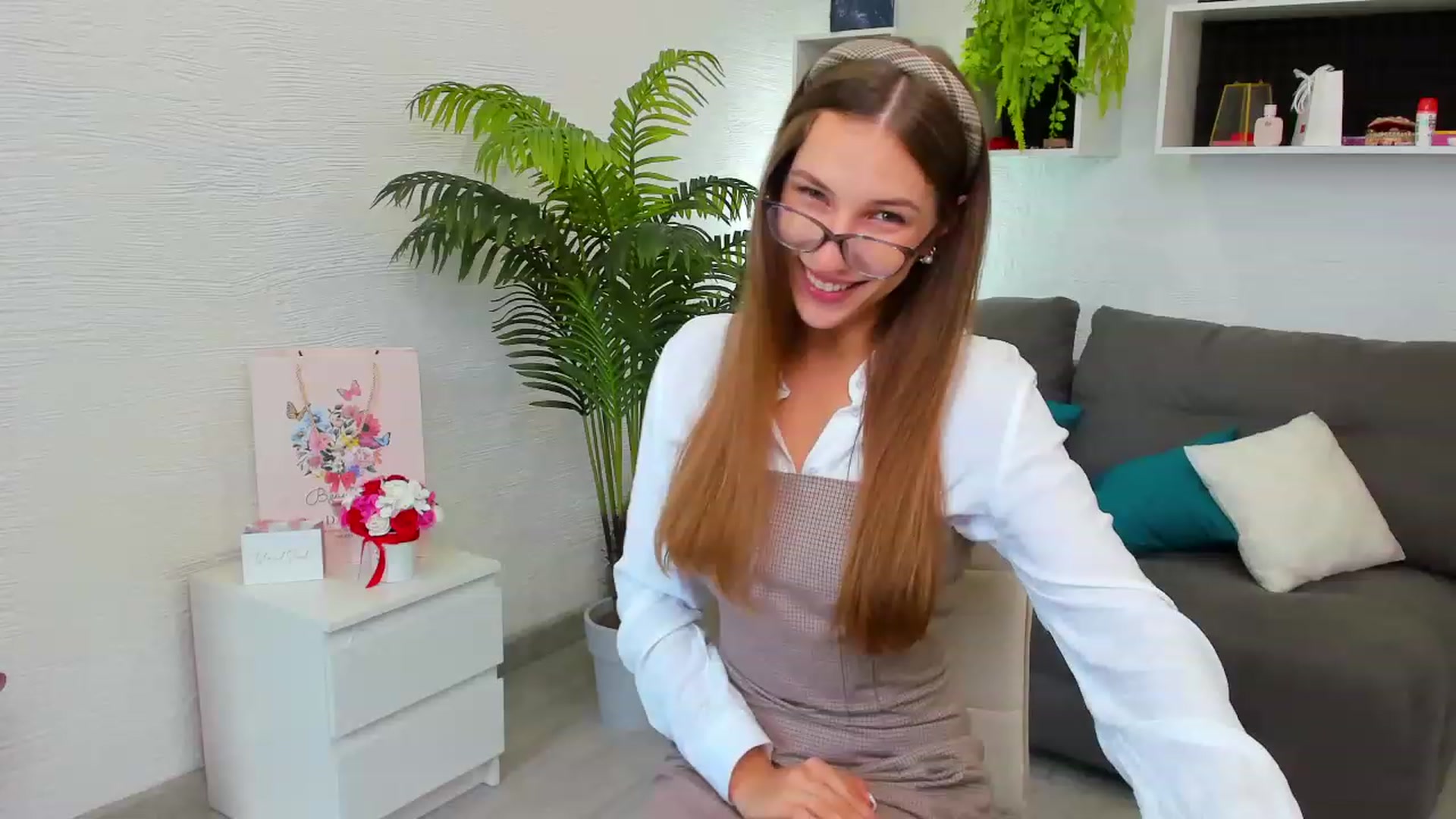 Gallery image thumbnail from HannaMillos's myfreecams stream on, 09/17/2023, 09:36 image 5 of 20