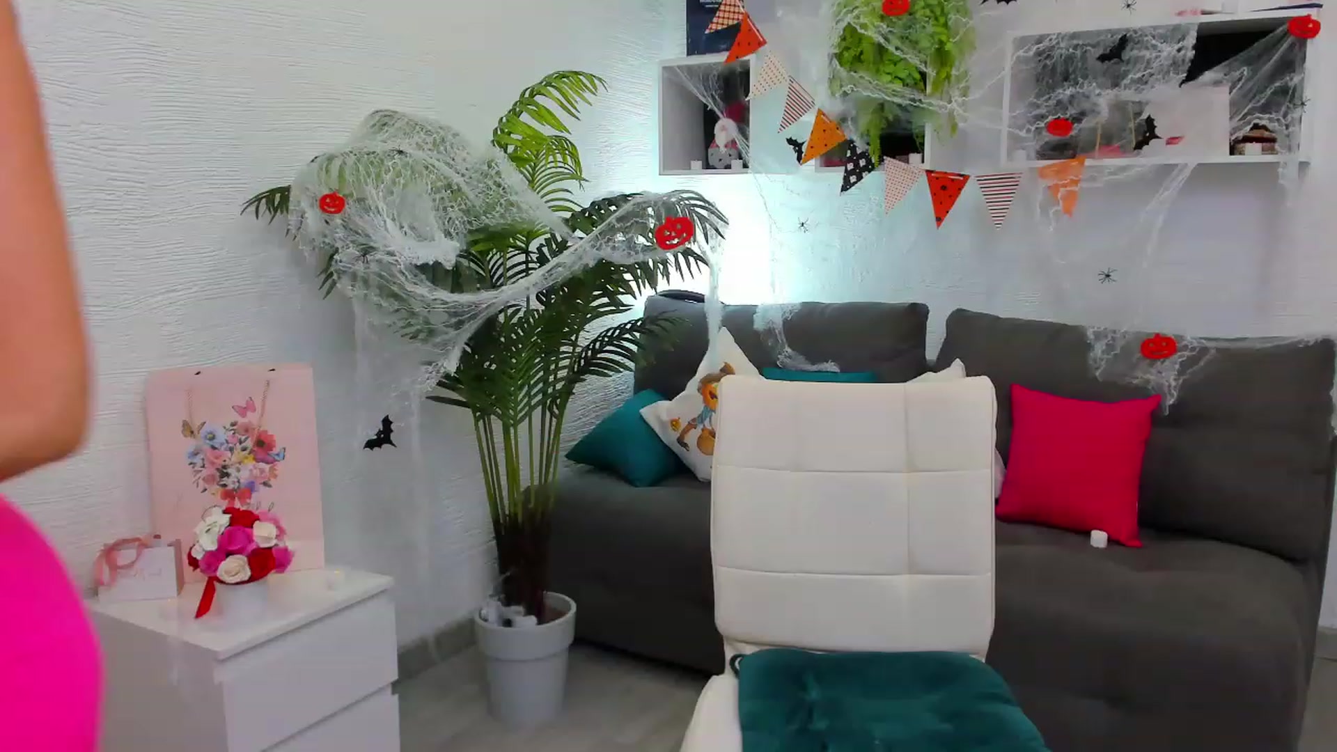 Gallery image thumbnail from HannaMillos's myfreecams stream on, 10/23/2023, 05:49 image 10 of 20