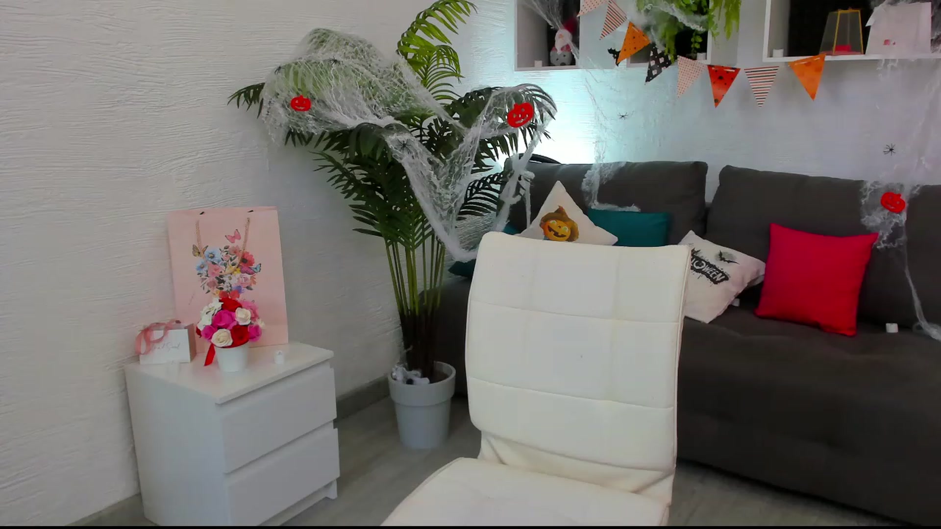 Gallery image thumbnail from HannaMillos's myfreecams stream on, 11/04/2023, 12:18 image 4 of 20