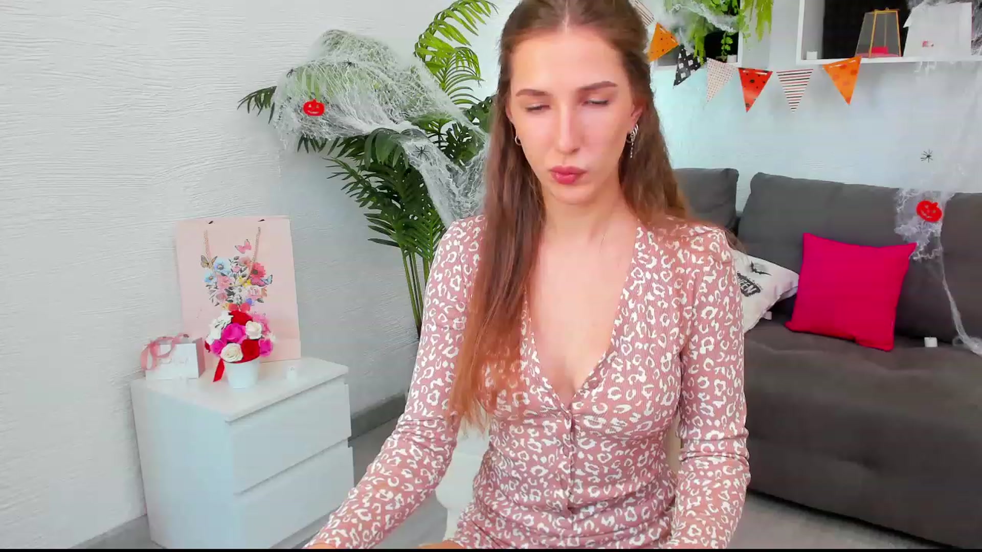Gallery image thumbnail from HannaMillos's myfreecams stream on, 11/04/2023, 12:18 image 2 of 20