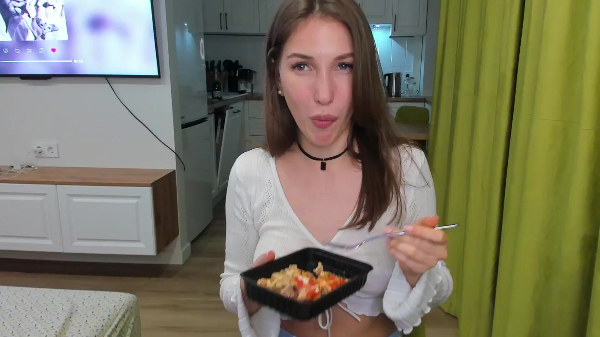 Gallery image thumbnail from HannaMillos's myfreecams stream on, 04/07/2025, 24:05 image 18 of 20
