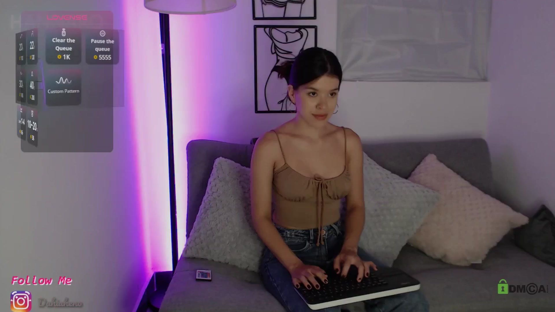 Gallery image thumbnail from HannaRo's myfreecams stream on, 07/10/2025, 19:14 image 3 of 20