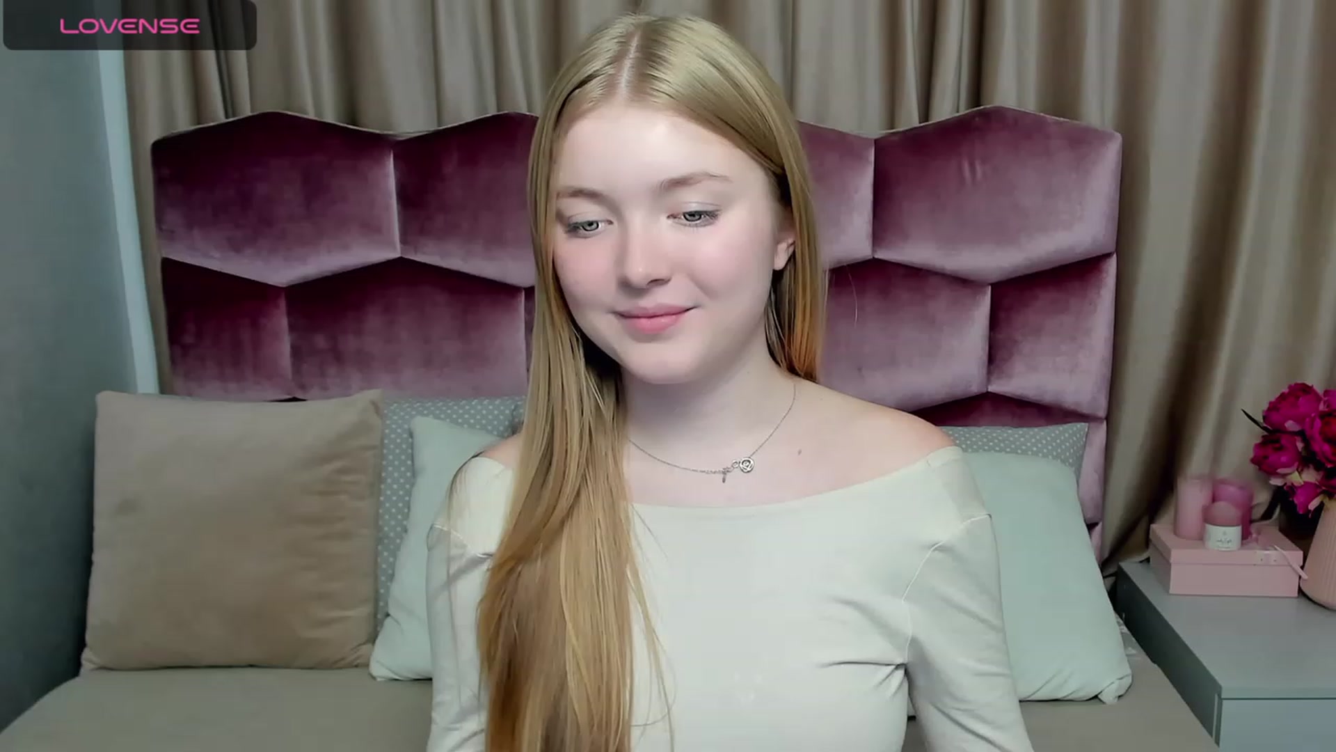 Gallery image thumbnail from HannaWise's myfreecams stream on, 10/20/2023, 12:38 image 1 of 20