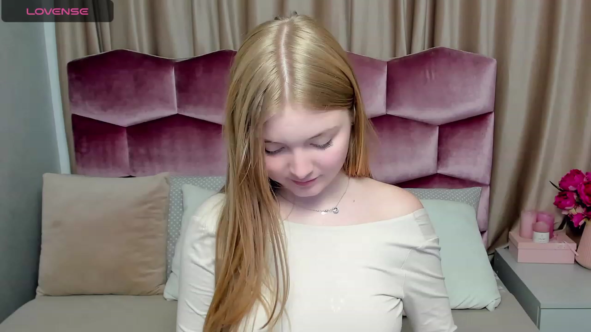 Gallery image thumbnail from HannaWise's myfreecams stream on, 10/20/2023, 12:38 image 19 of 20