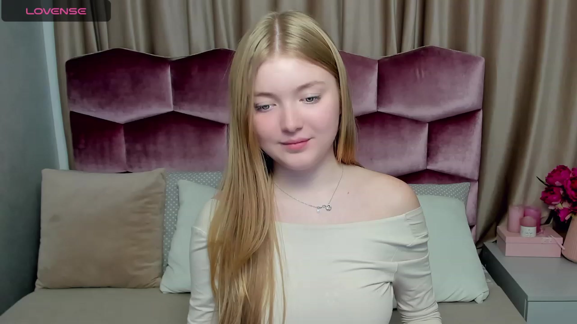 Gallery image thumbnail from HannaWise's myfreecams stream on, 10/20/2023, 12:38 image 12 of 20