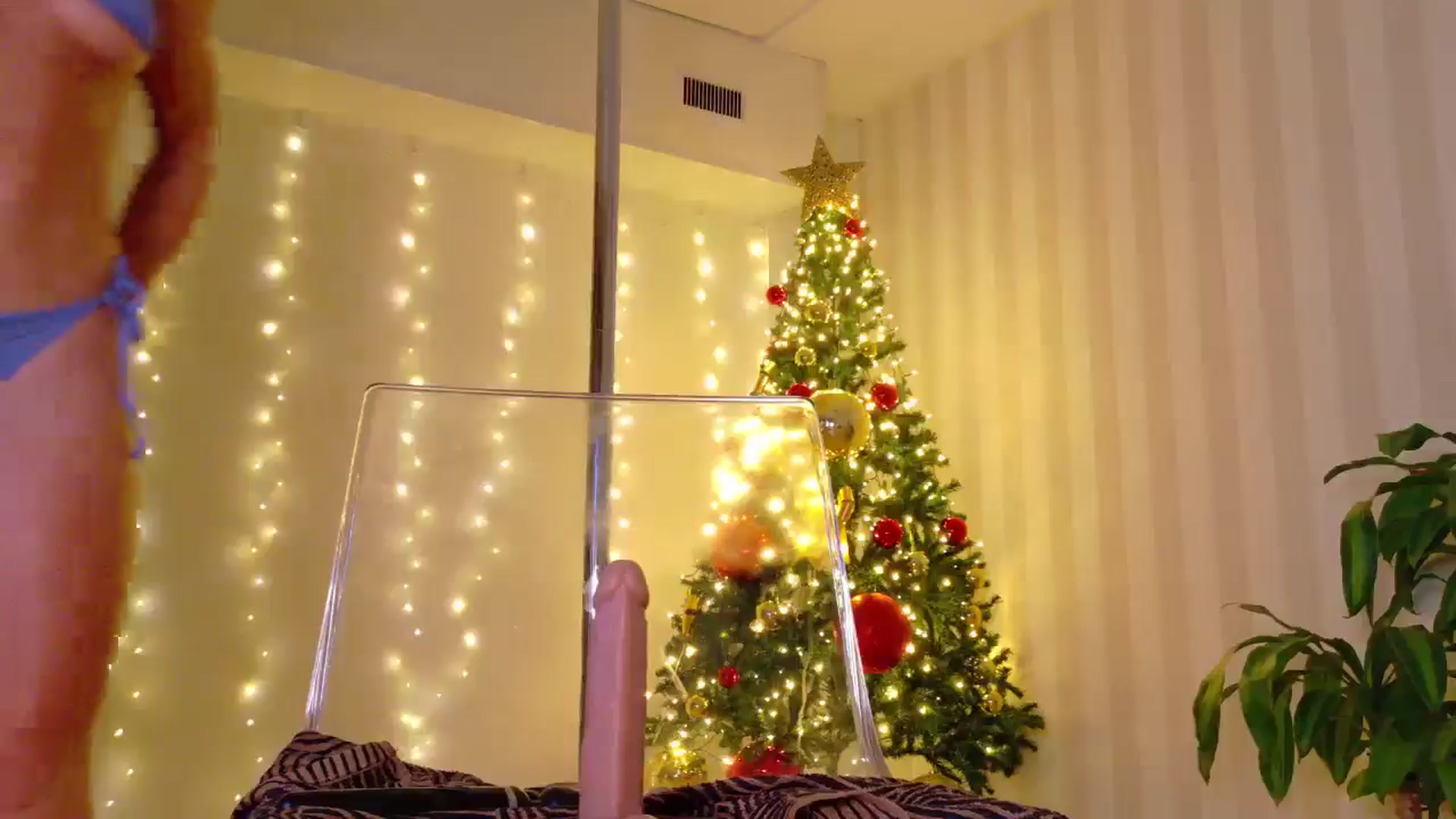 Gallery image thumbnail from Hanna_Nirvana's myfreecams stream on, 12/26/2024, 18:54 image 13 of 20