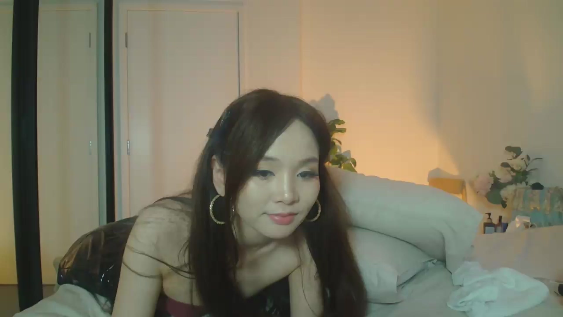 Gallery image thumbnail from Hanna_XX's myfreecams stream on, 08/16/2026, 11:38 image 1 of 20